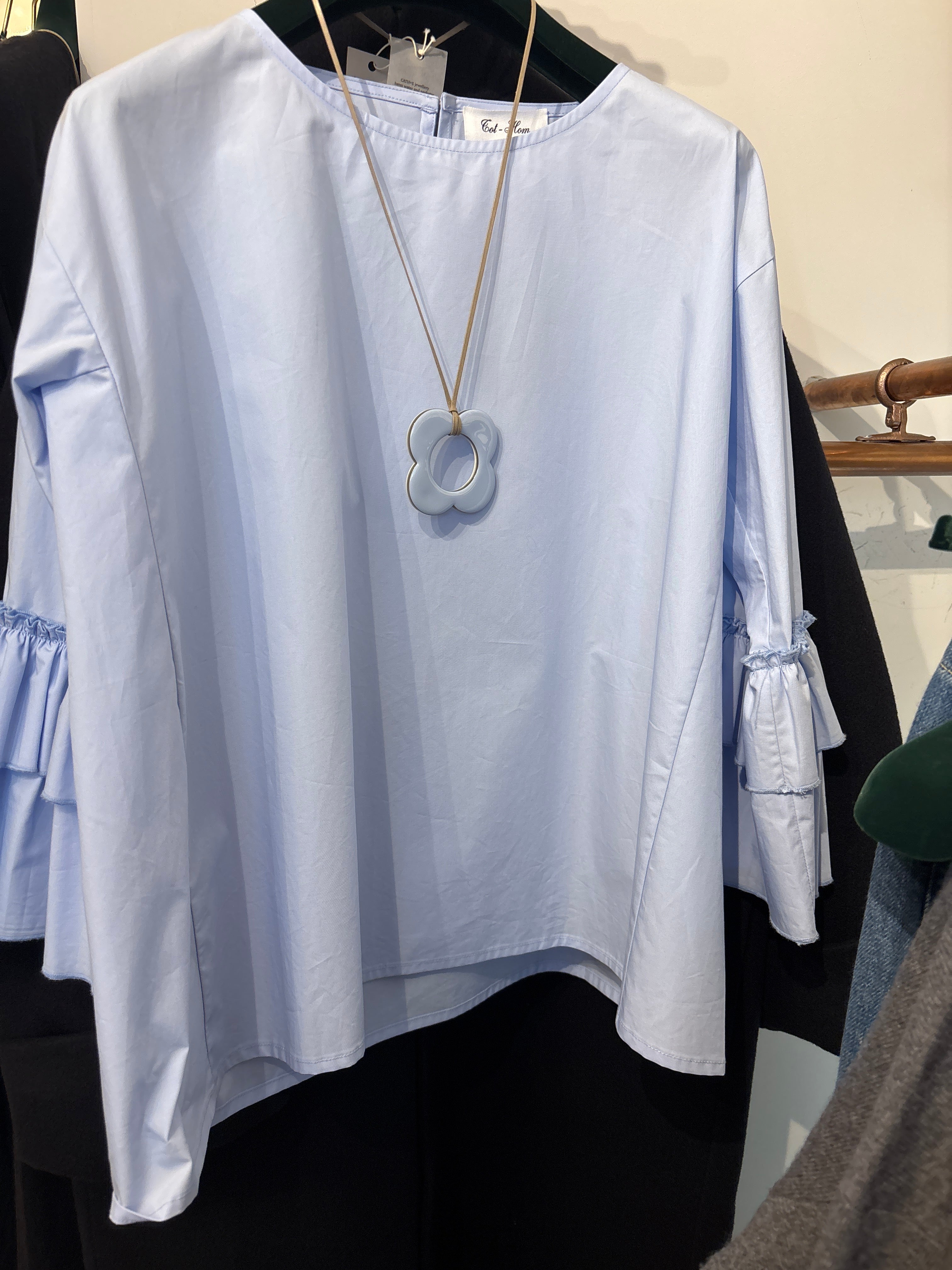Tot-Hom Ruffled Sleeve Shirt in Blue
