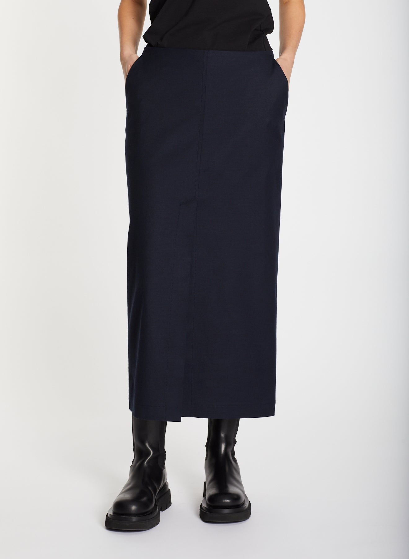 Lis Lareida Logan Skirt in Navy - SKULPT Dublin