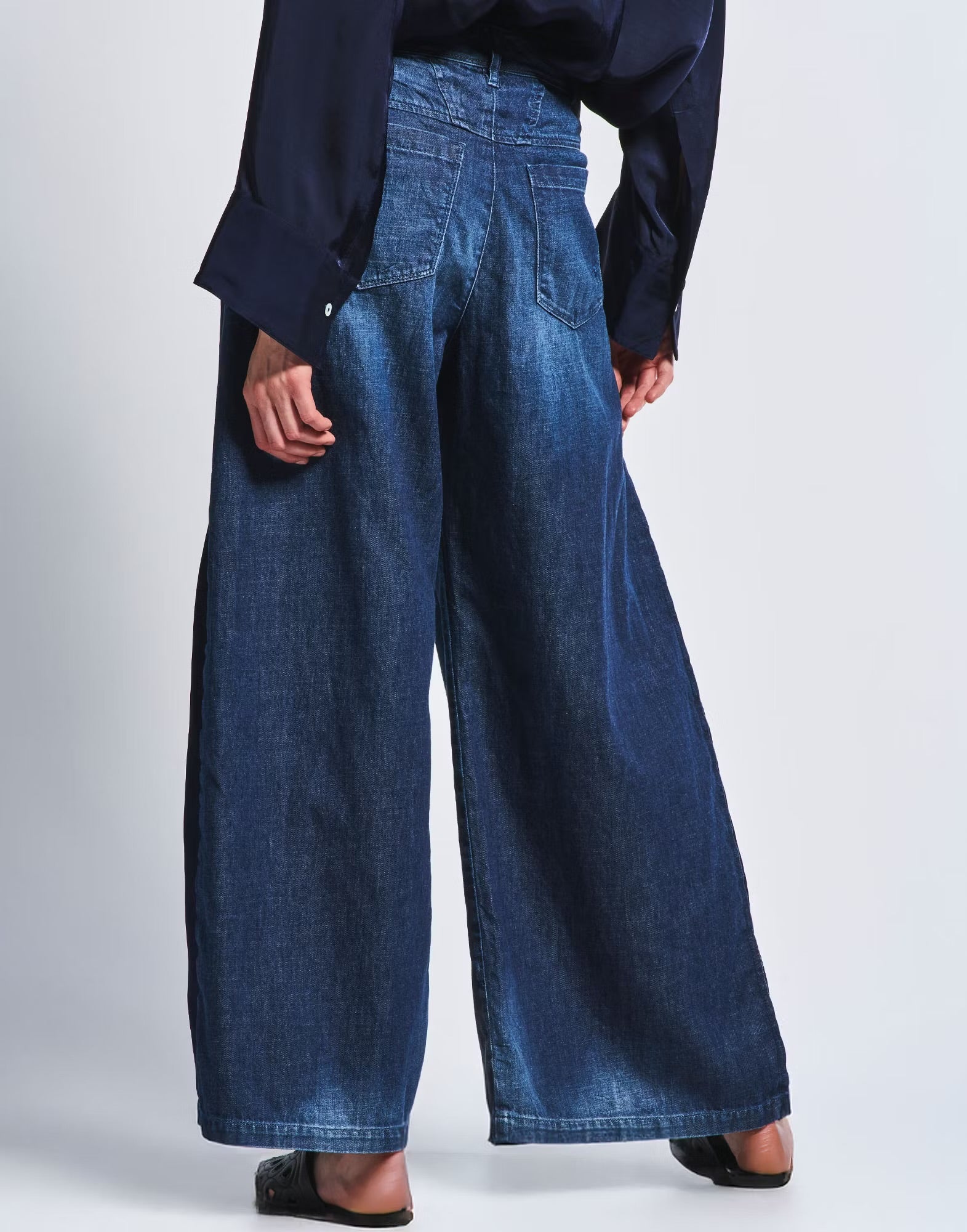 HIGH Everyday Couture Innovate Denim - SKULPT Dublin