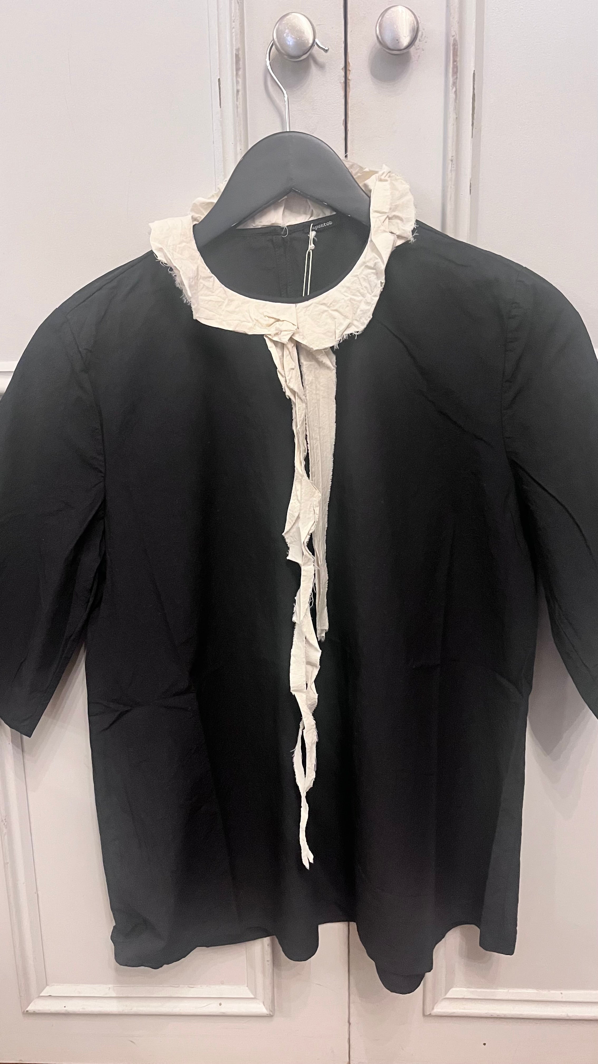 Apuntob Short Sleeve Ruffle Top in Black - SKULPT Dublin