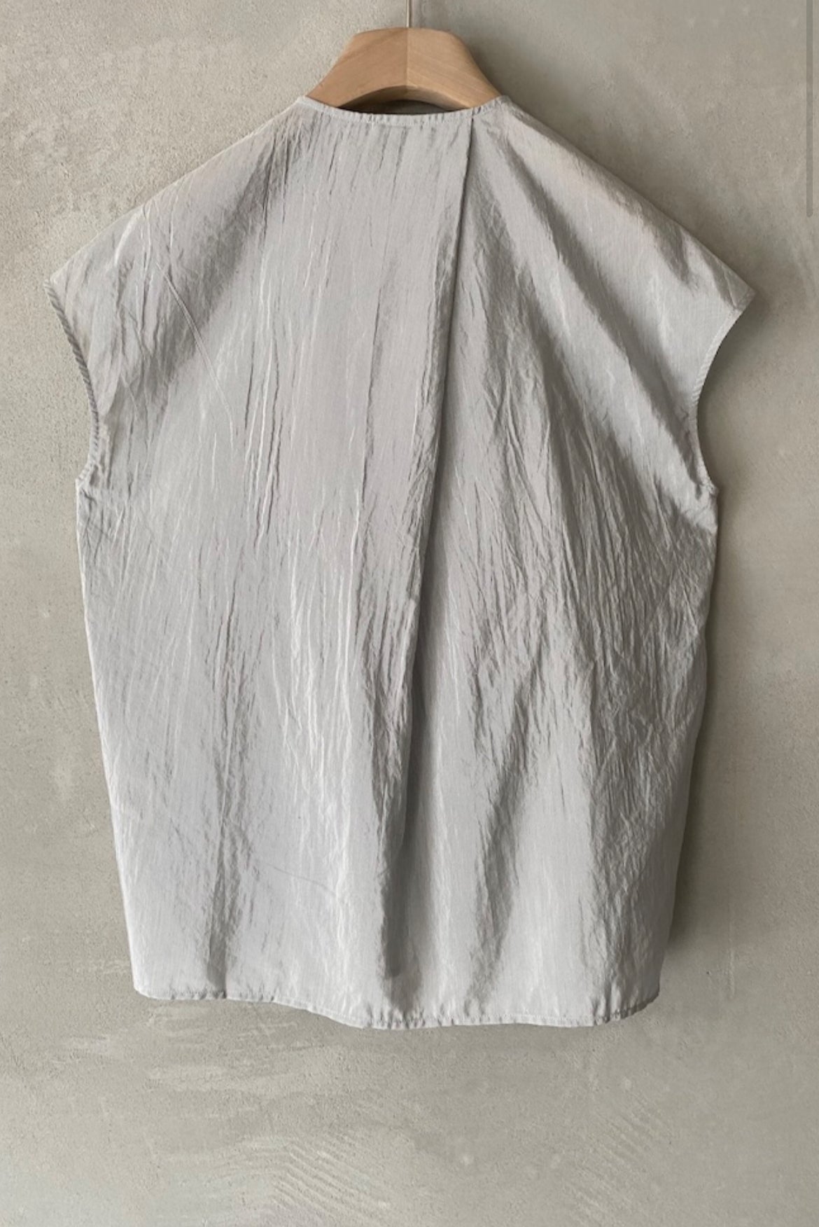 Apuntob Sleeveless Shirt in Chalk - SKULPT Dublin