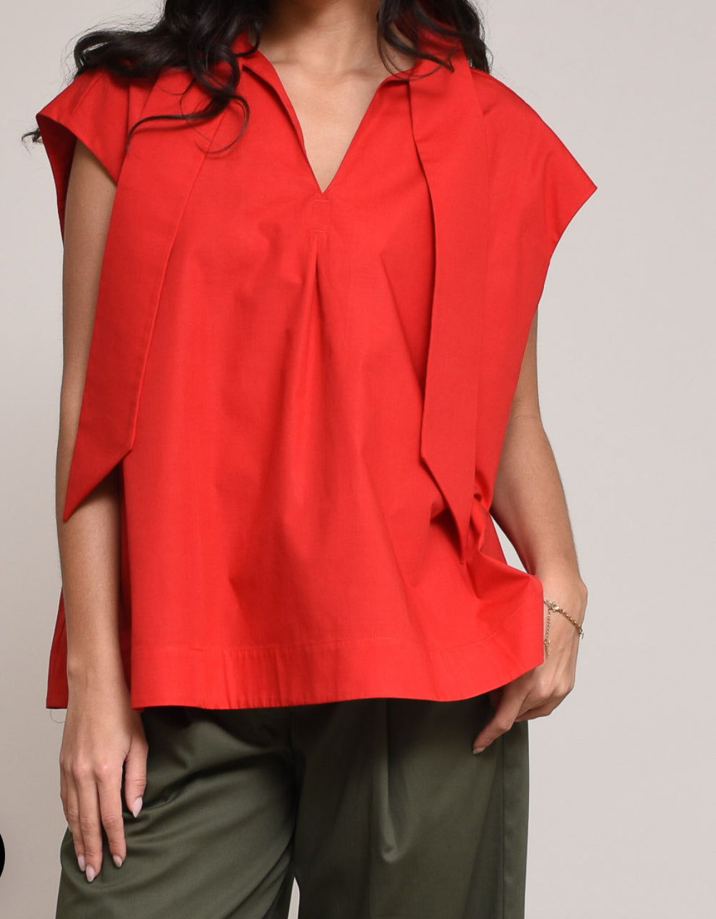 Jejia Sleeveless Shirt in Red - SKULPT Dublin