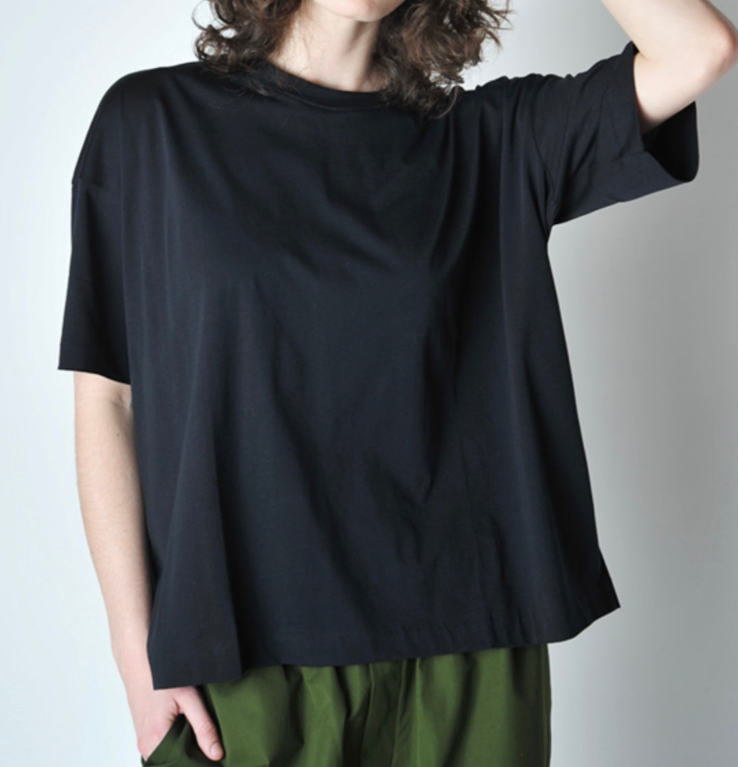 Sofie D'Hoore Short Sleeve Tee in Black - SKULPT Dublin