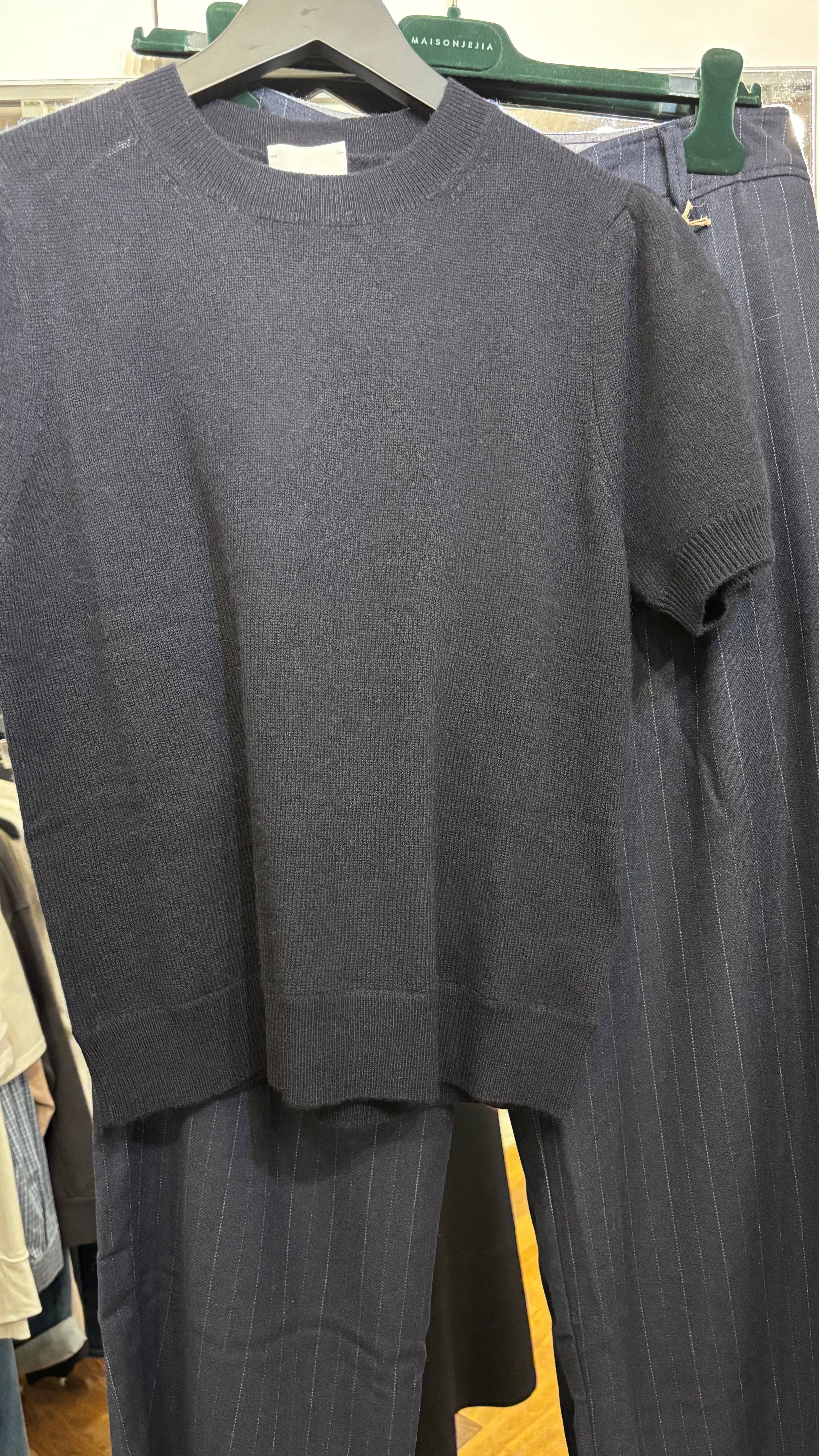 Allude Short Sleeve Cashmere Jumper in Navy - SKULPT Dublin