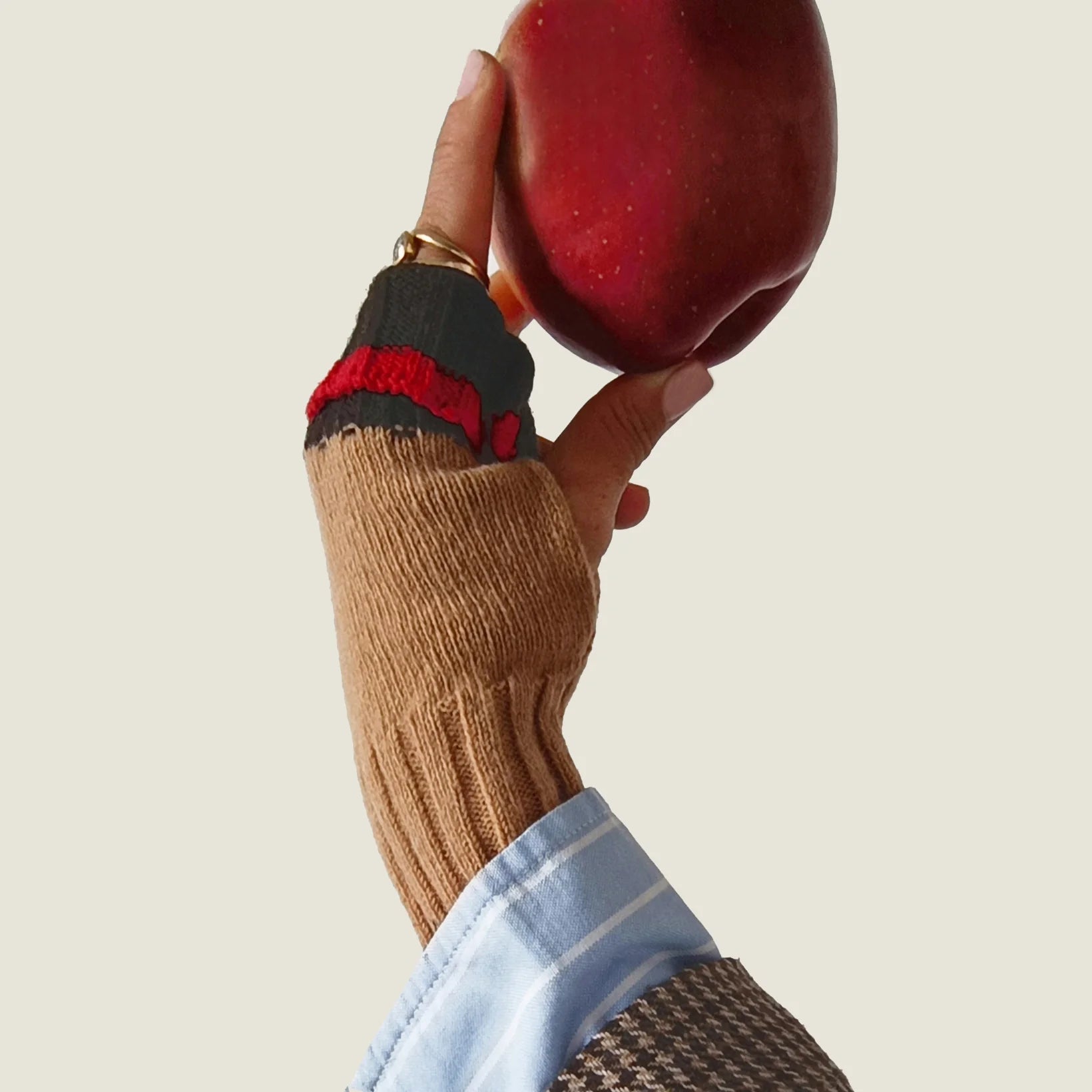 Unpair Sleeve in Camel Coffee Red