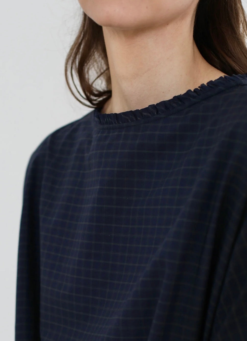 Apuntob Bracelet Sleeve Top in Navy - SKULPT Dublin