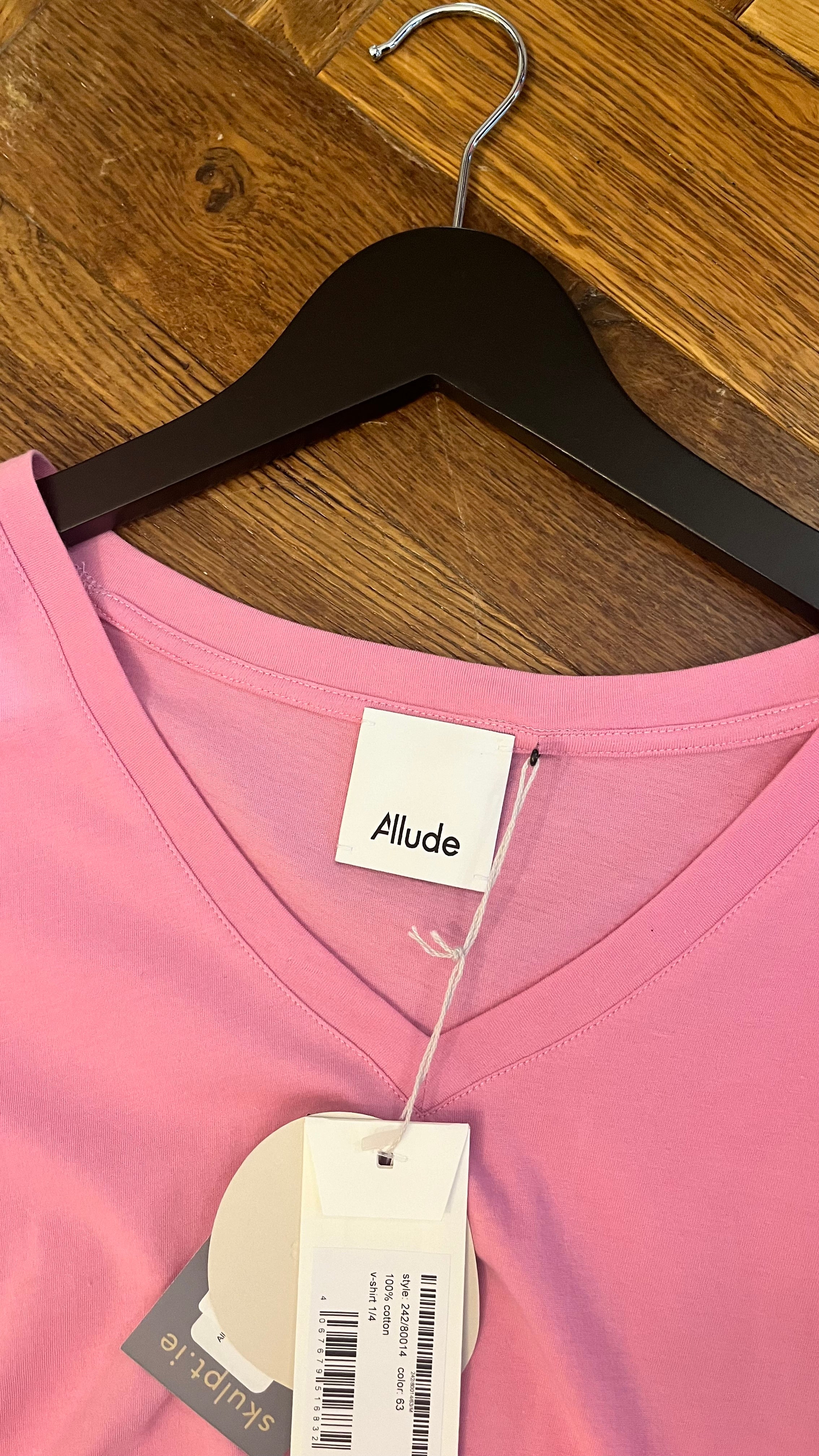 Allude Cotton V Neck Tee in Pink - SKULPT Dublin
