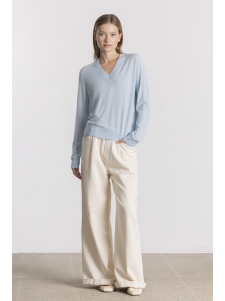 Allude V Neck Wool Jumper in Sky - SKULPT Dublin