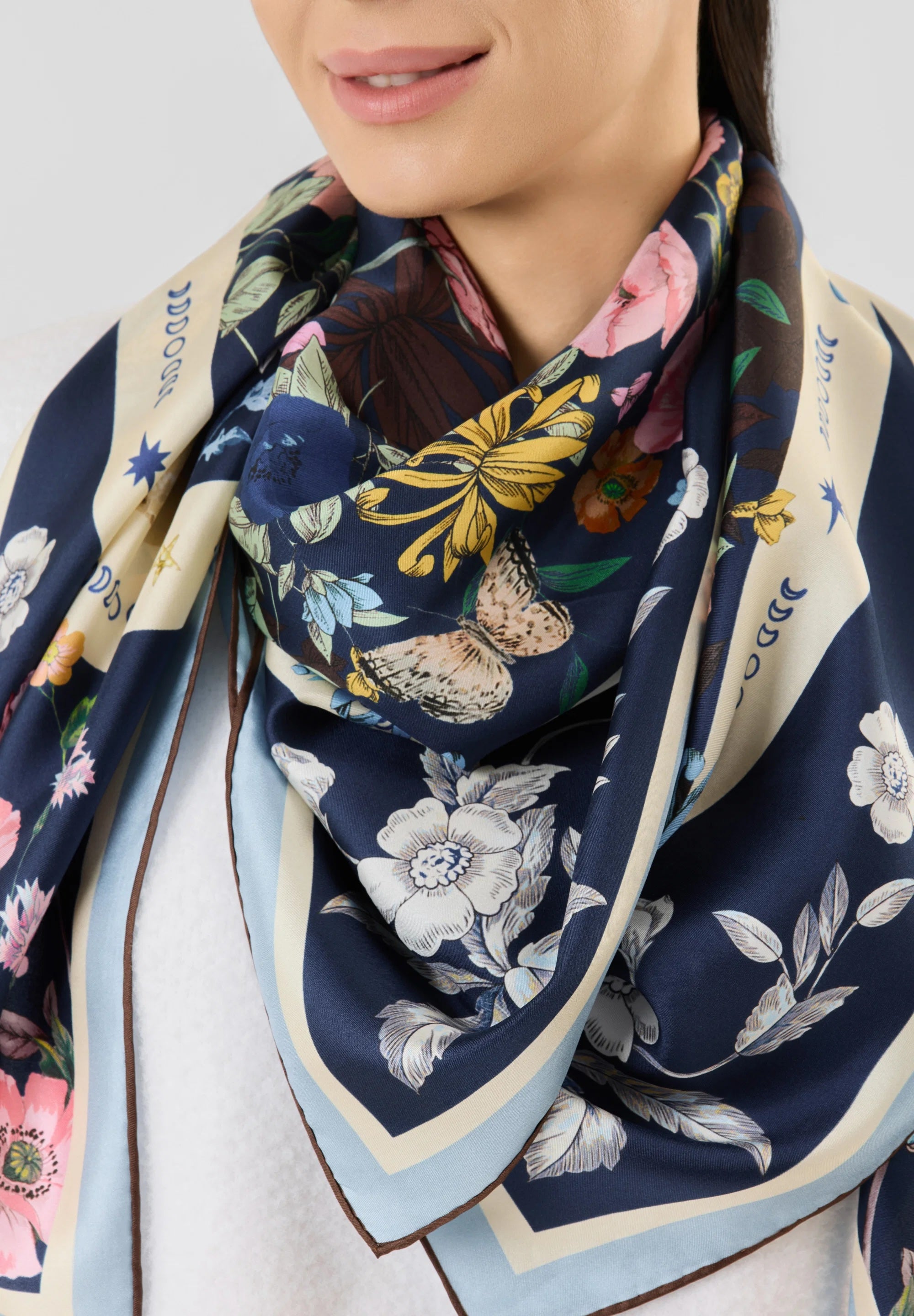 Codello Silk Scarf Autumn Flowers in Blue