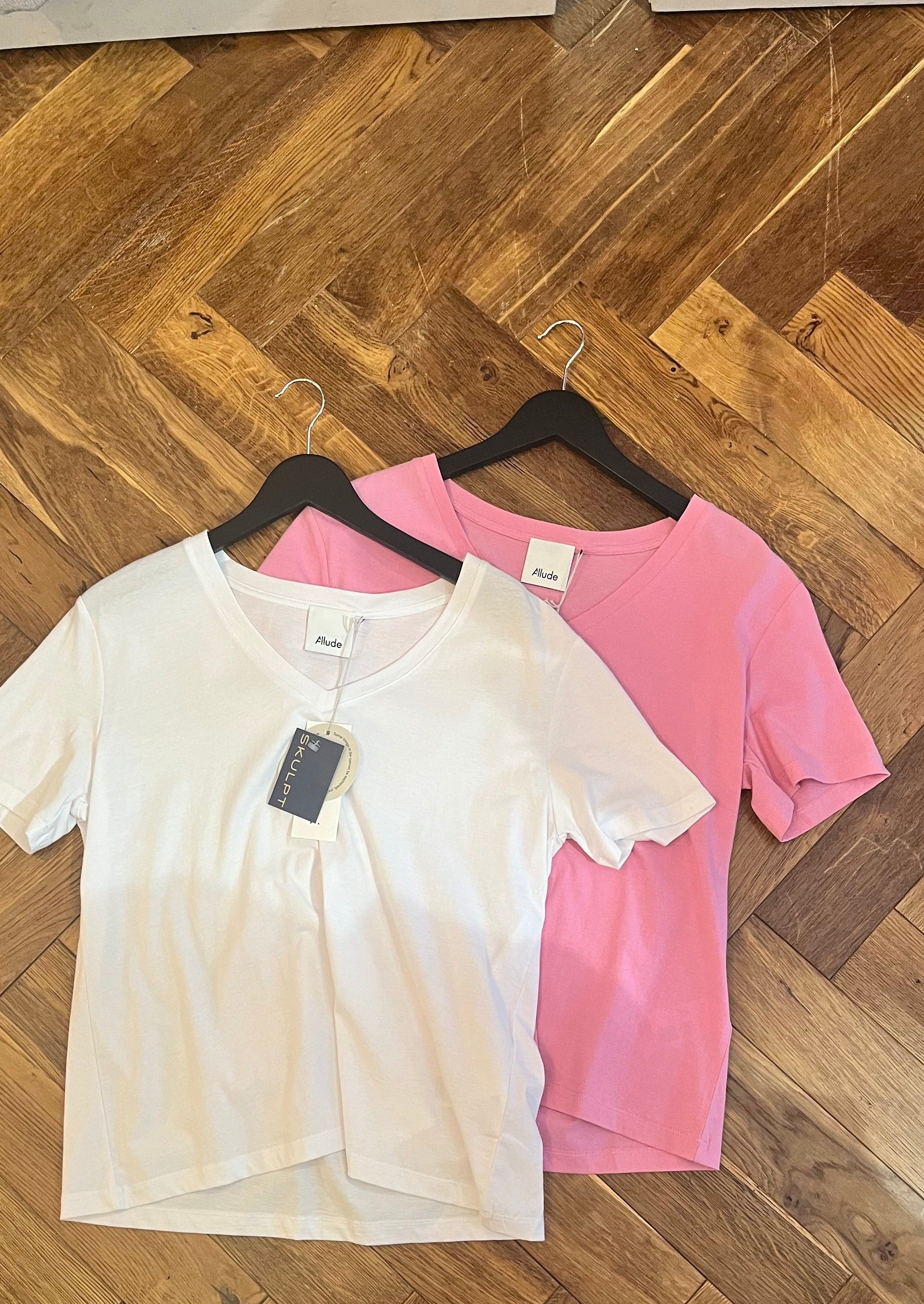 Allude Cotton V Neck Tee in White - SKULPT Dublin