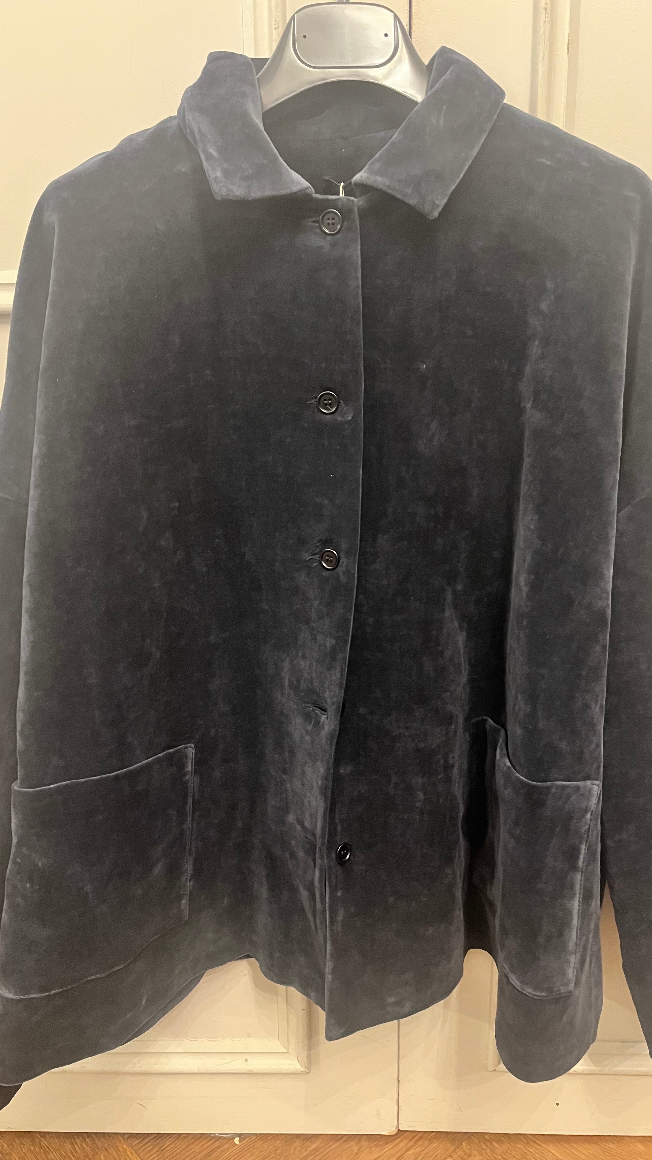 Apuntob Velvet Jacket in Dark Blue - SKULPT Dublin