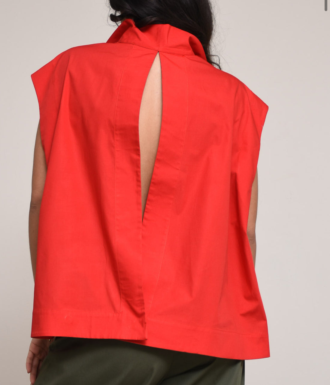 Jejia Sleeveless Shirt in Red - SKULPT Dublin