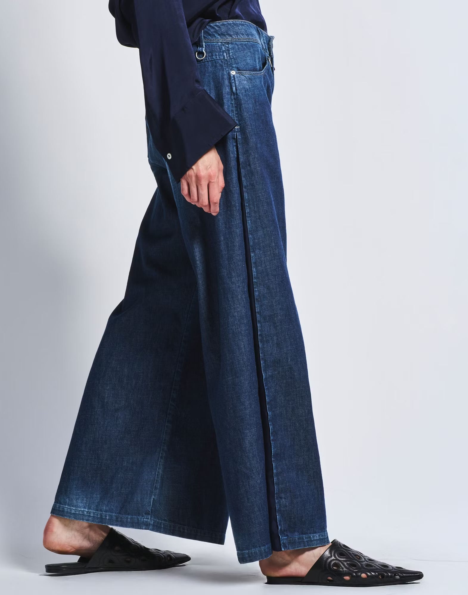 HIGH Everyday Couture Innovate Denim - SKULPT Dublin