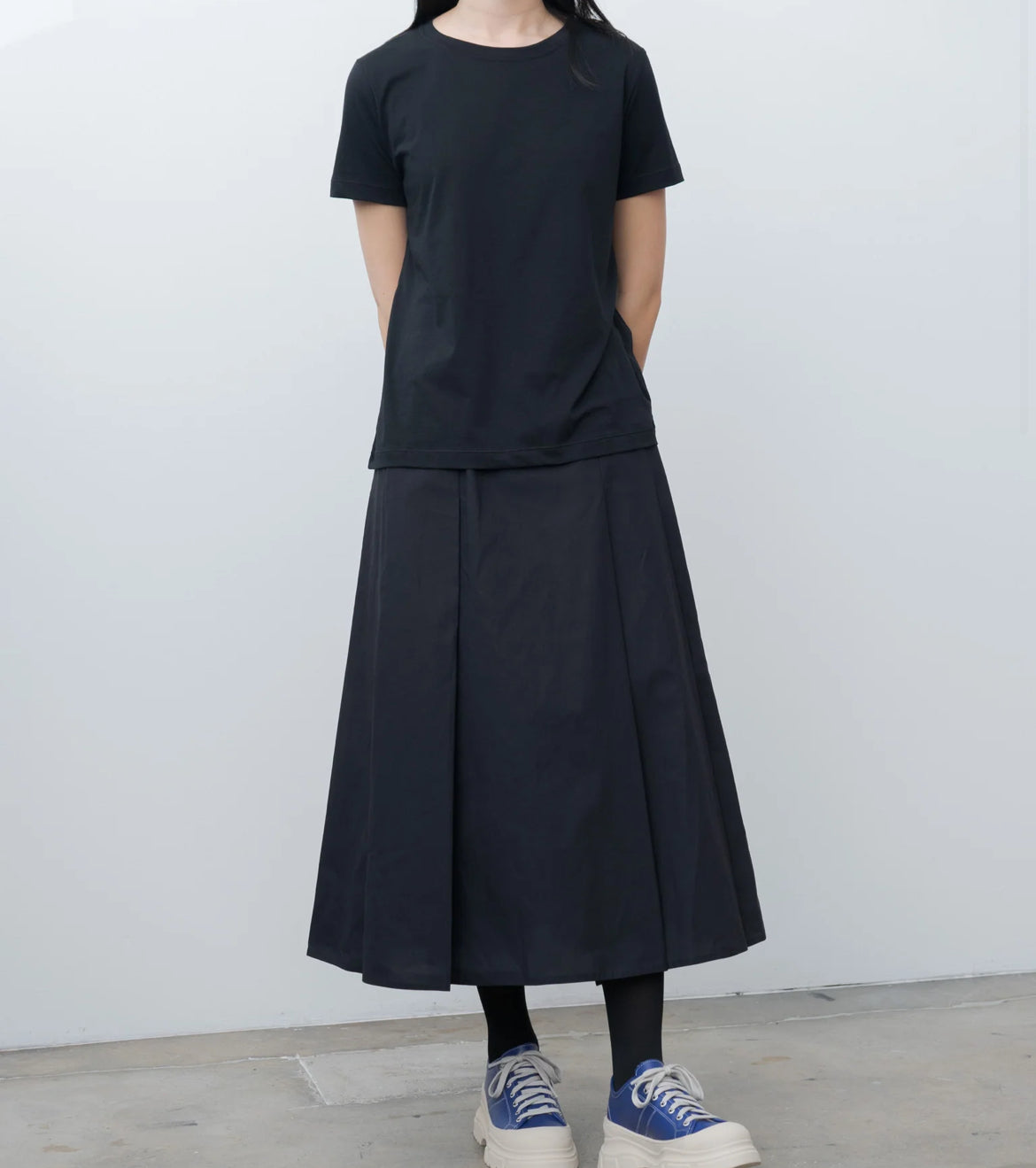Sofie D'Hoore Fitted Short Sleeve Tee in Black - SKULPT Dublin
