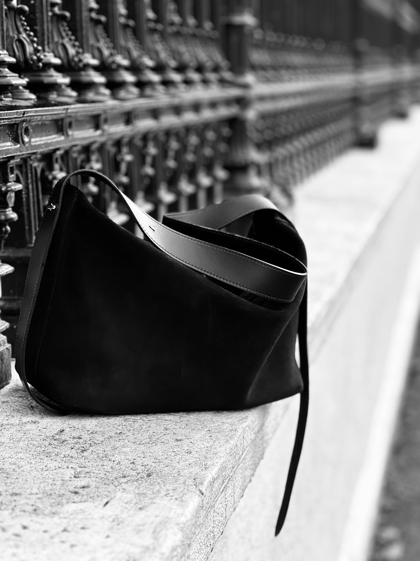 Filodee Dee Handbag in Black - SKULPT Dublin