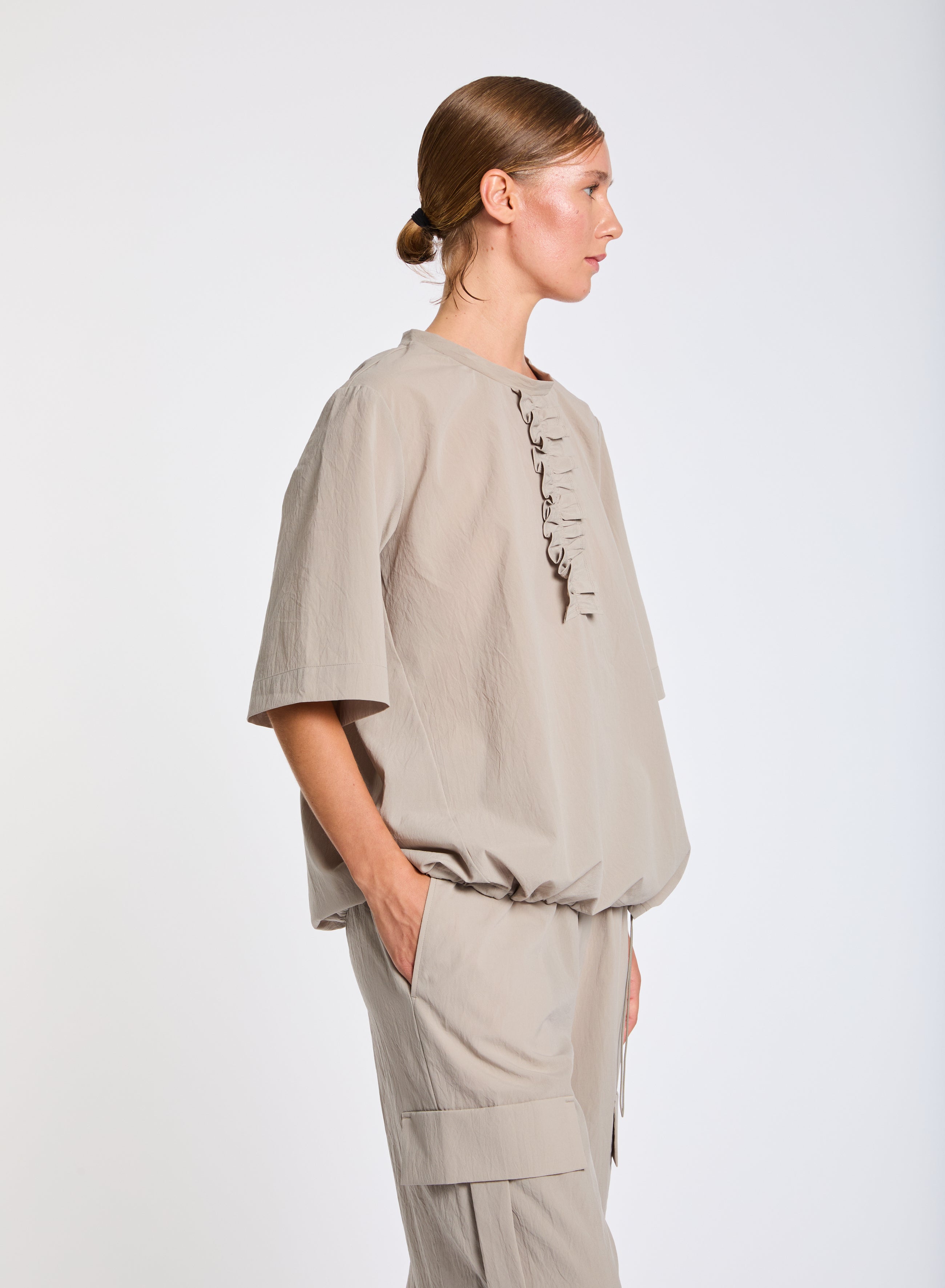 Lis Lareida Athleisure Short Sleeve Tee with Ruffle in Navy - SKULPT Dublin