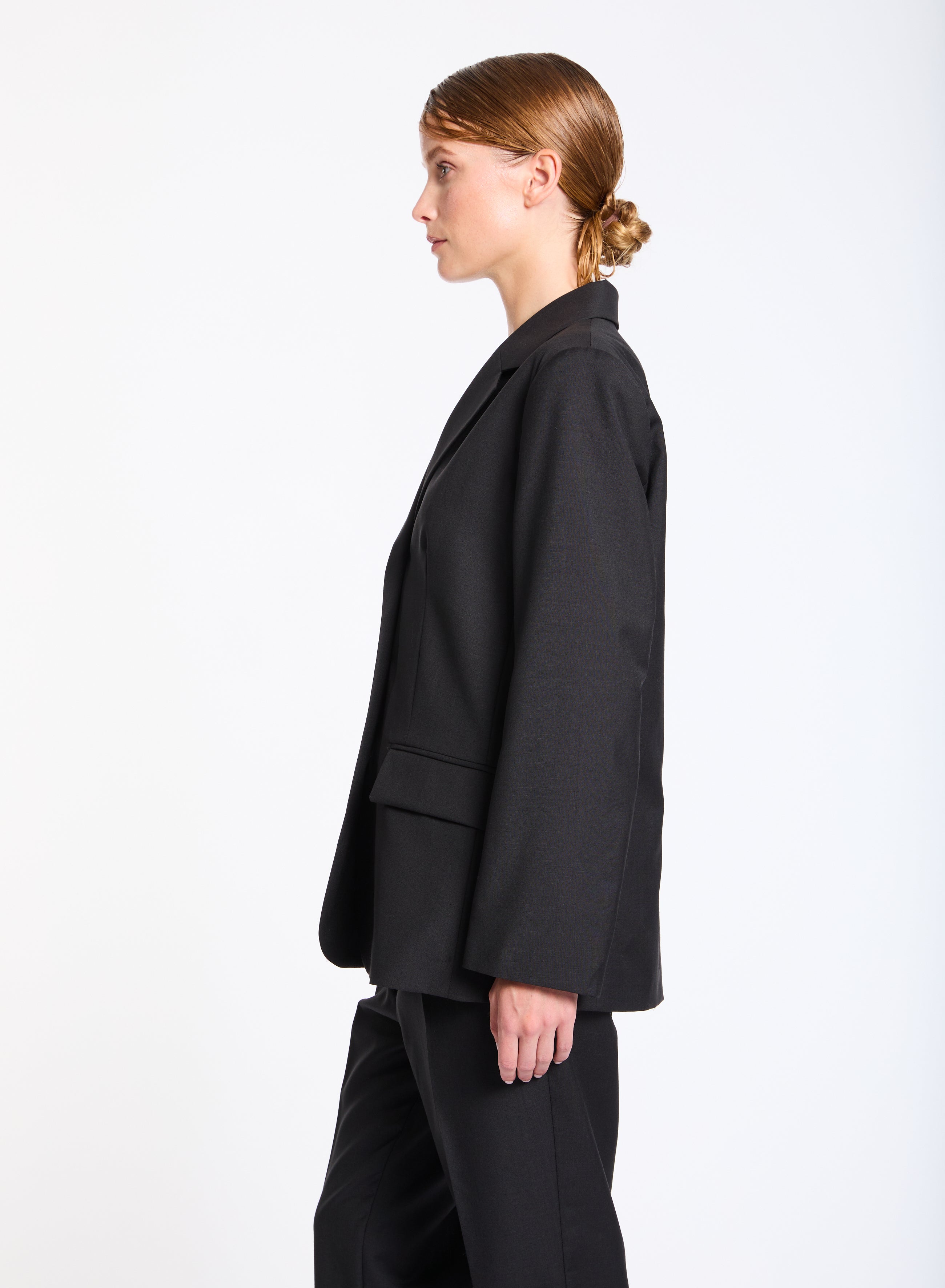 Lis Lareida Wool Suit in Dark Navy - SKULPT Dublin