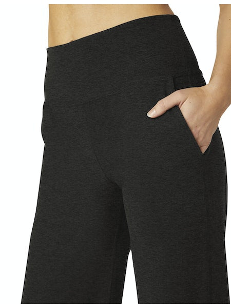 Beyond Yoga Laid Back Pant in Darkest Night - SKULPT Dublin