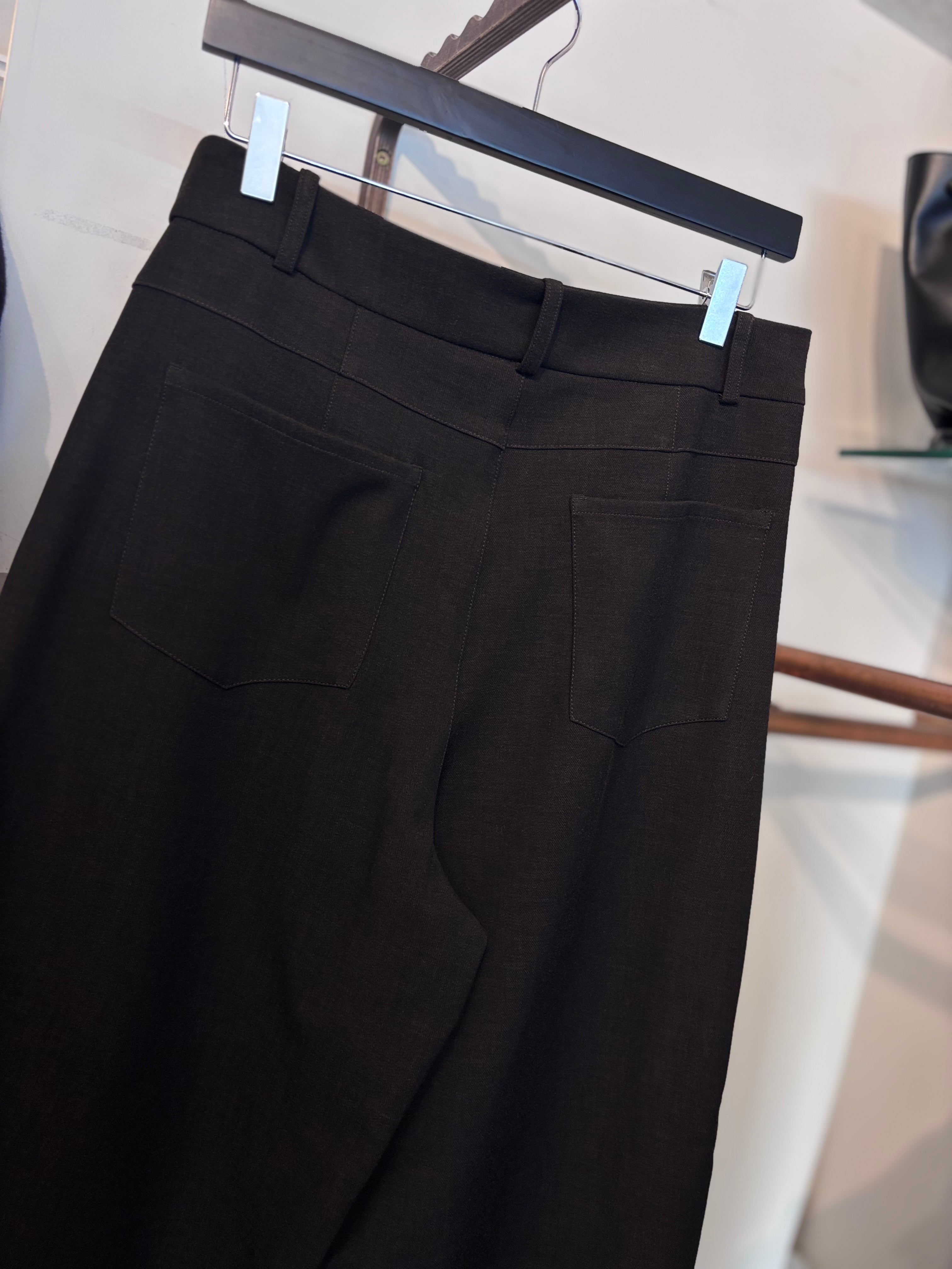 Tot-Hom Barrel Leg Trousers in Chocolate - SKULPT Dublin