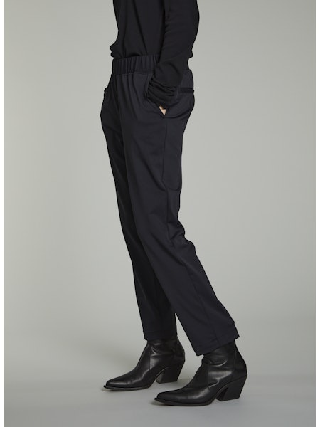 Lis Lareida Athleisure Pants Navy - SKULPT Dublin