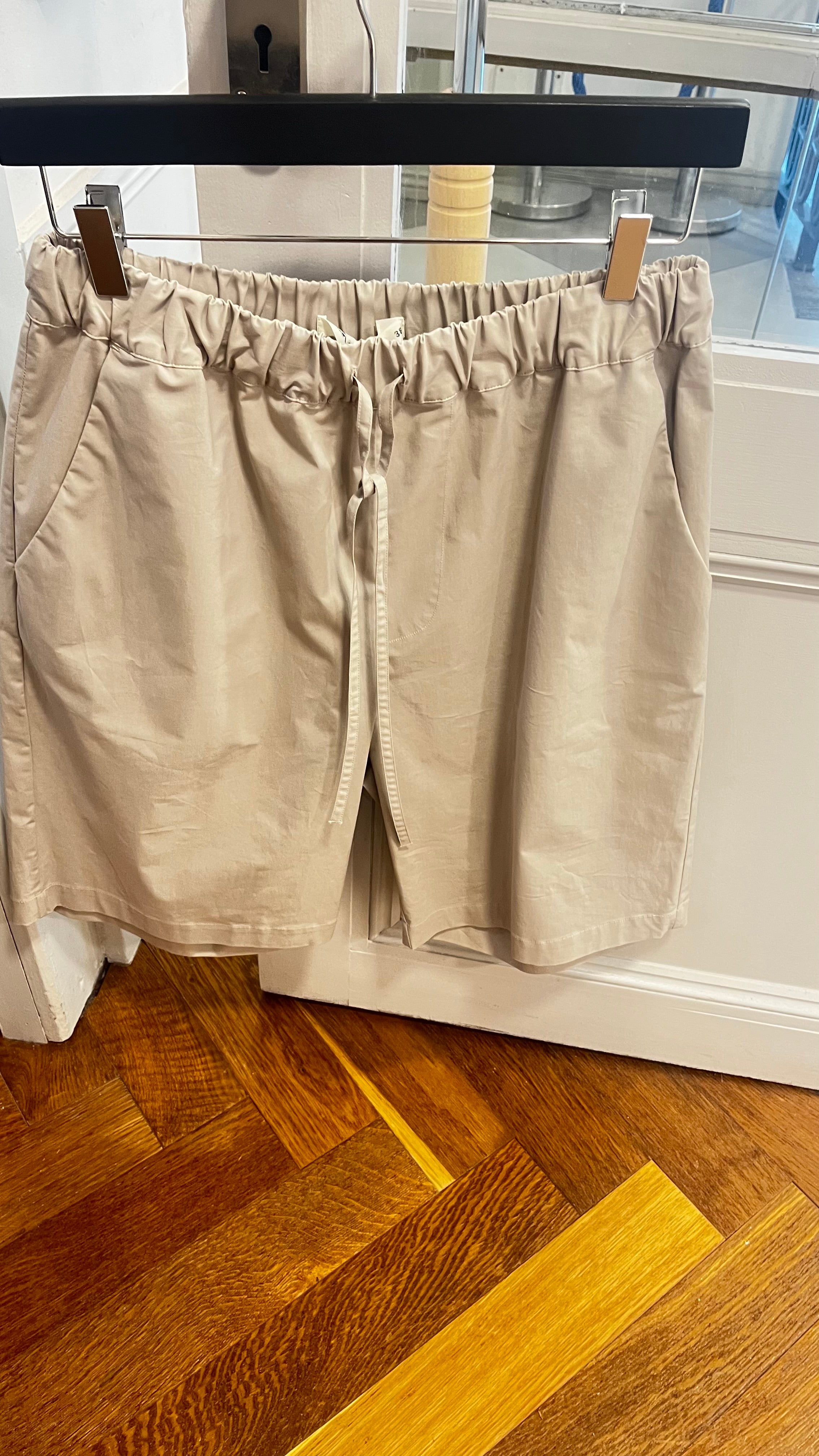 Lis Lareida Lulu Shorts in Chalk - SKULPT Dublin