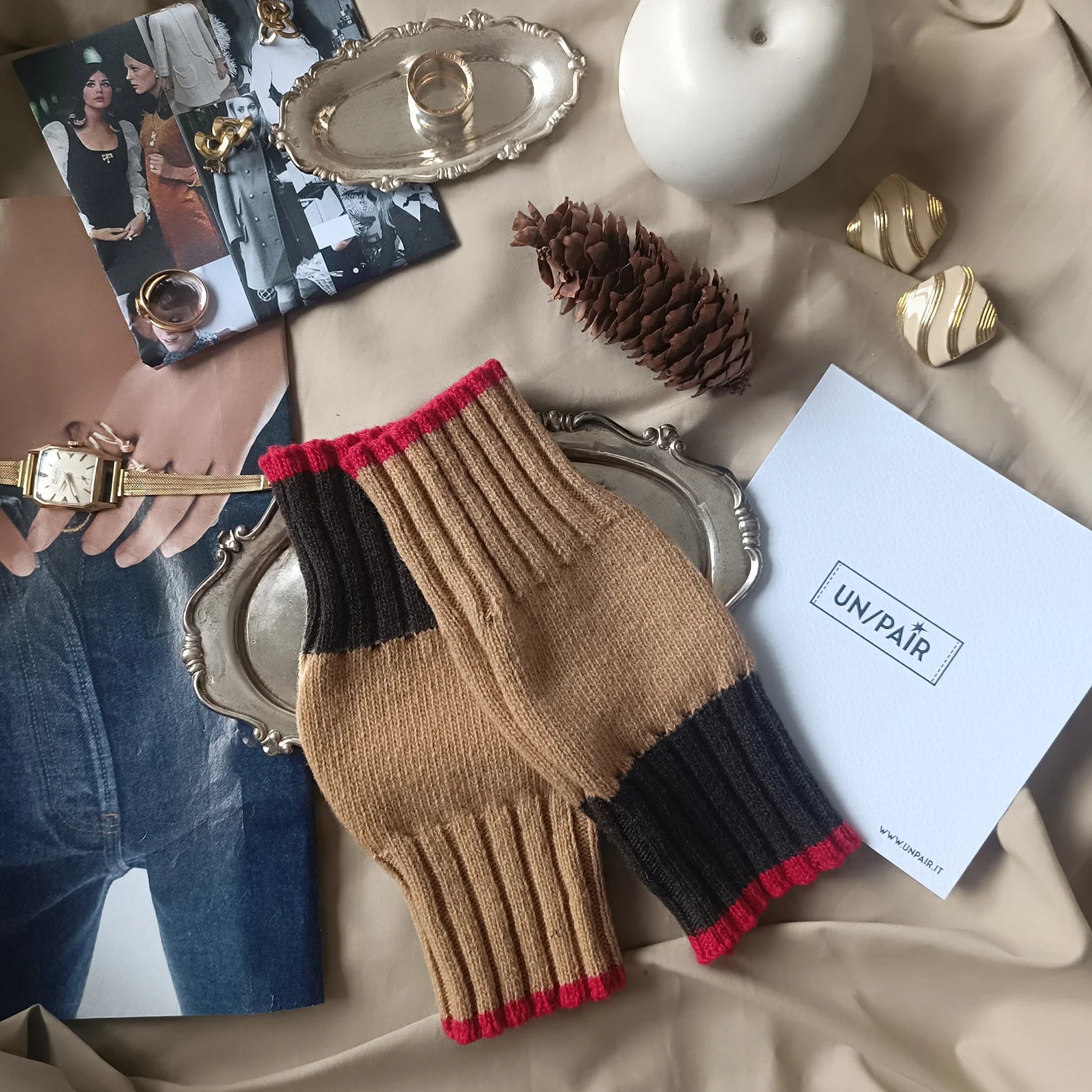 Unpair Sleeve in Camel Coffee Red