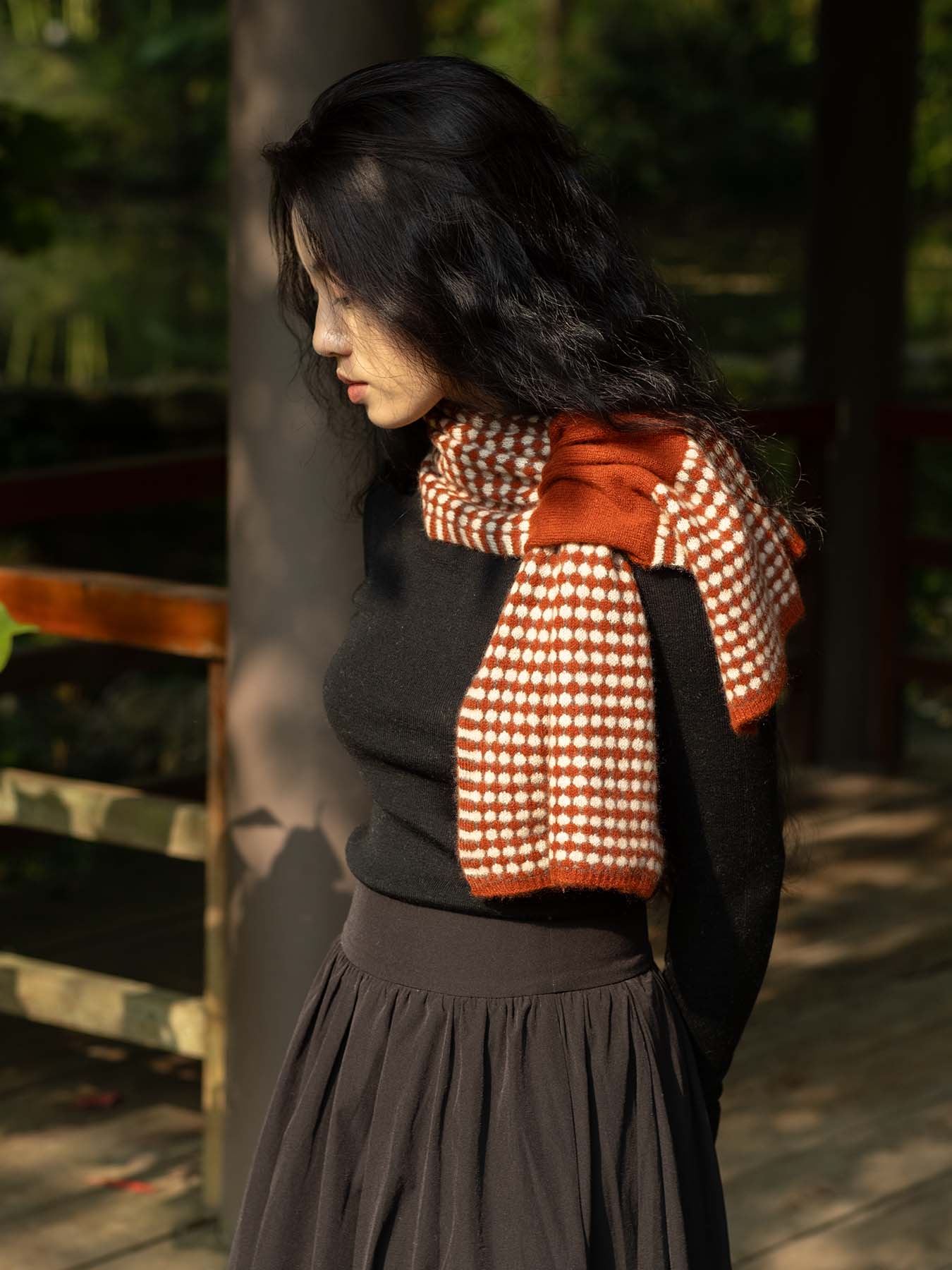 Oats & Rice Keyhole Scarf in Red