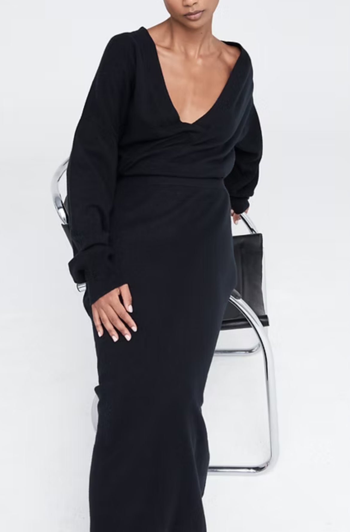 Liya B'x Cashmere V Neck Jumper in Navy - SKULPT Dublin