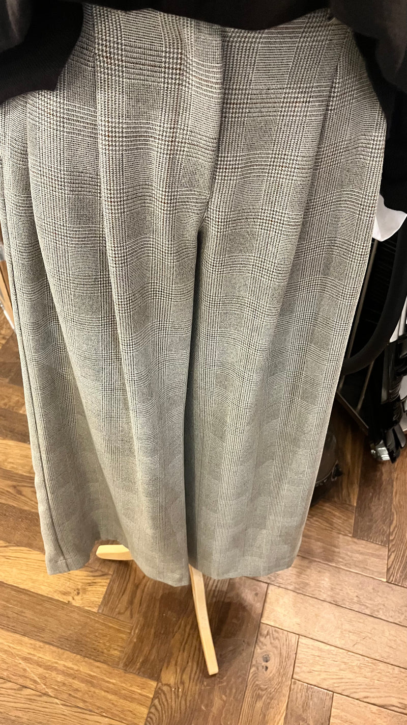 Jejia Katherine Pants in Prince of Wales Check - SKULPT Dublin