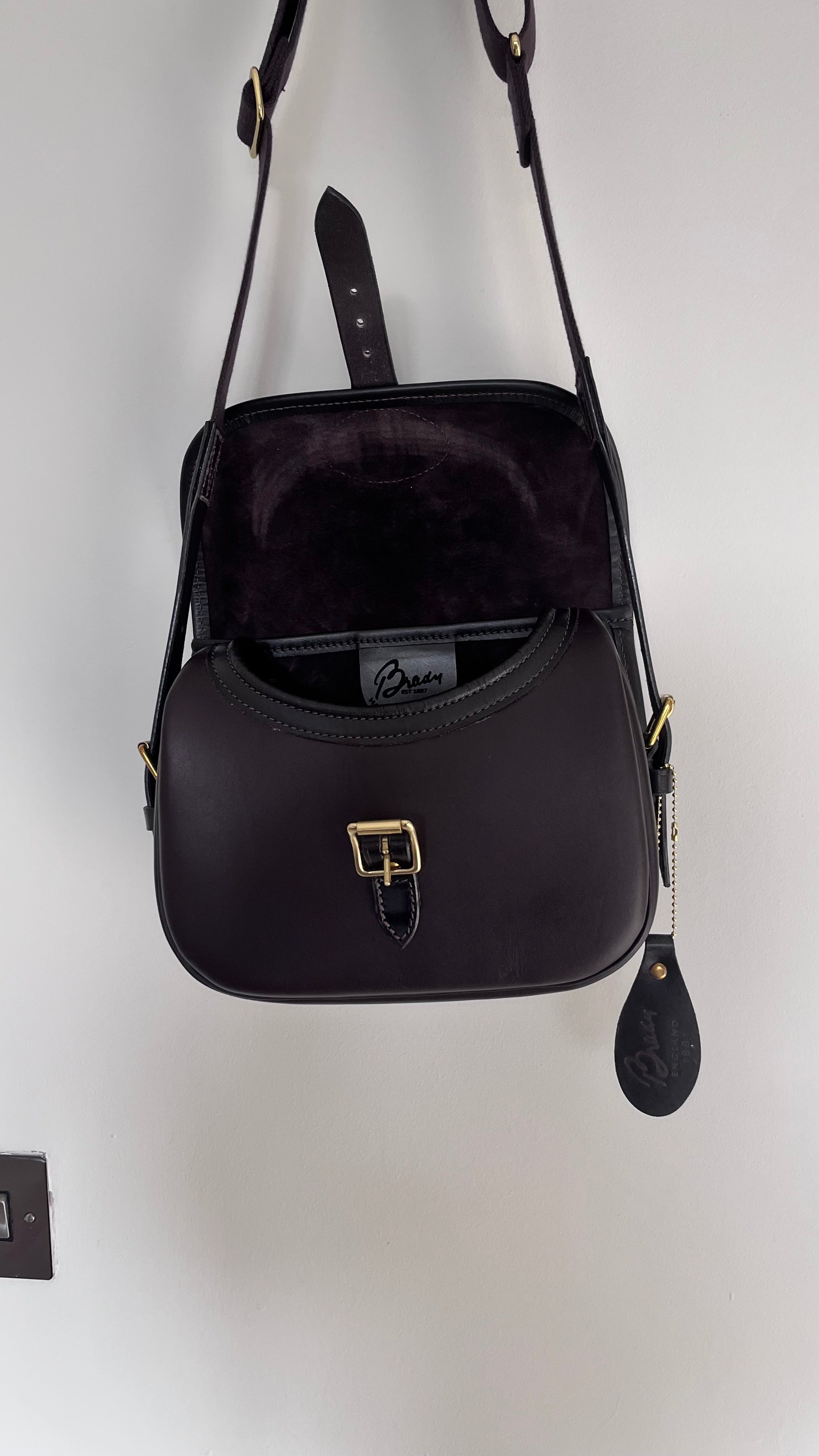 Brady Crossbody Leather Bag - SKULPT Dublin