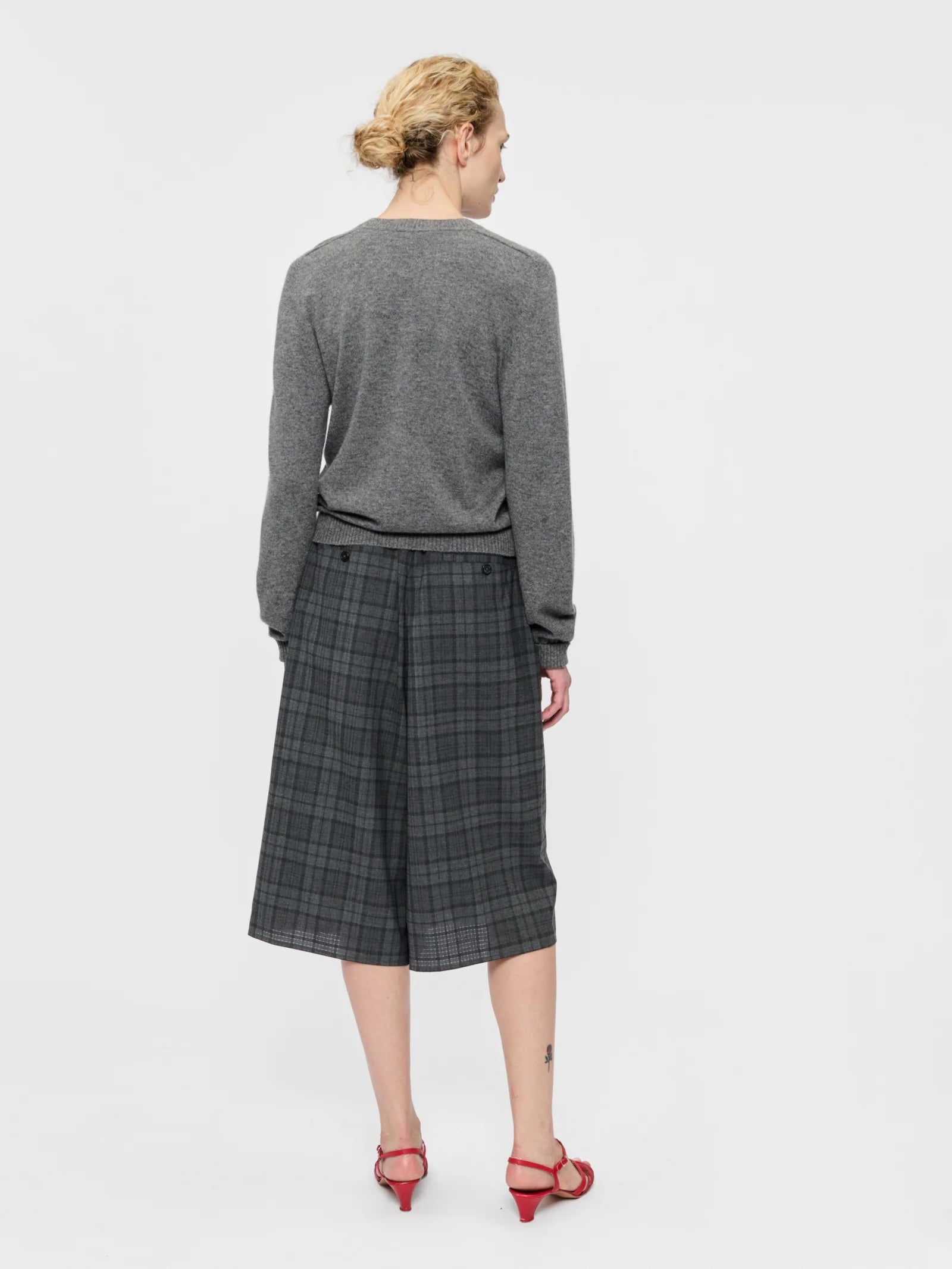 6397 City Shorts in Grey Plaid - SKULPT Dublin