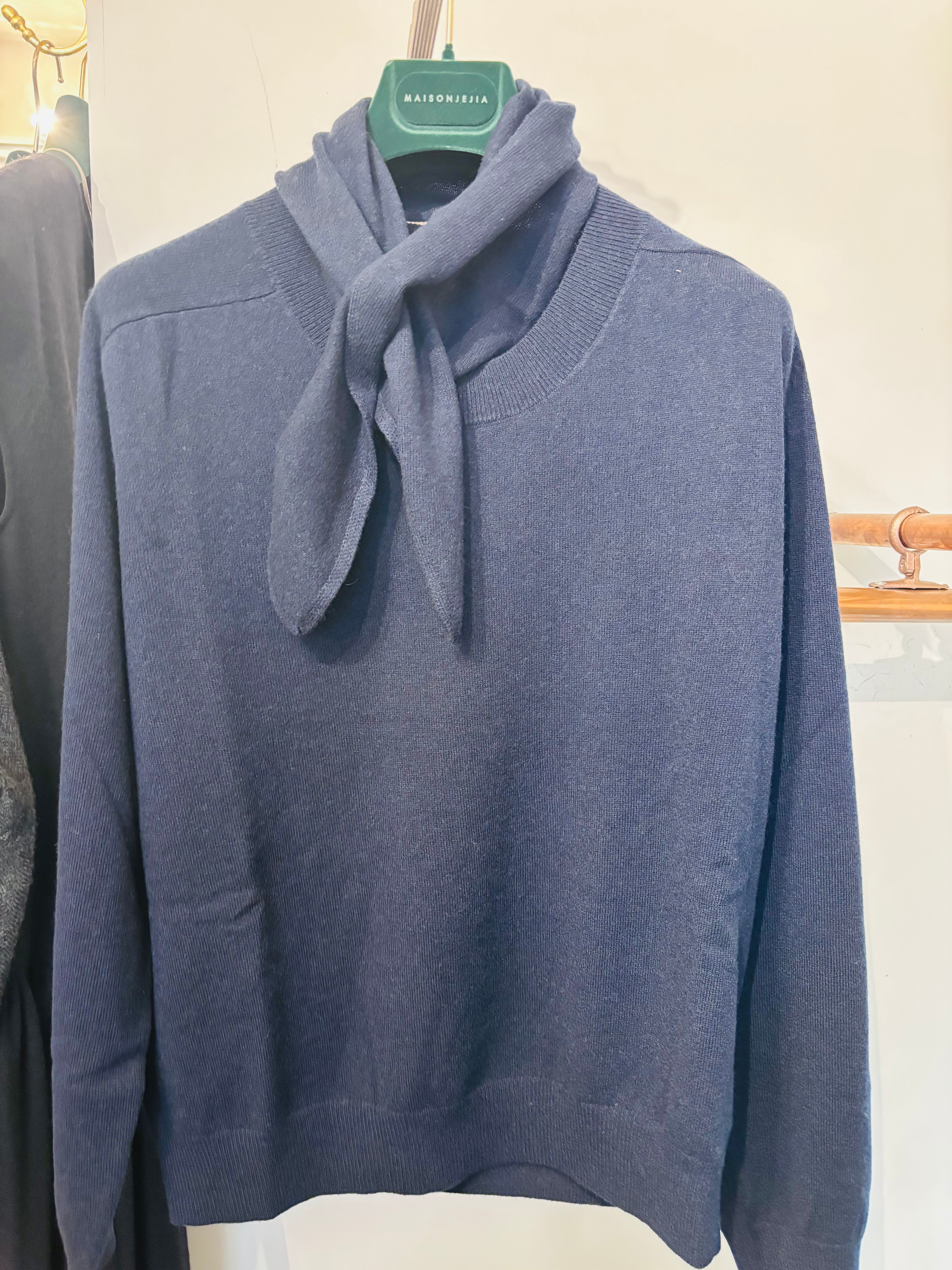 HIGH Everyday Couture Arne Knitwear in Navy