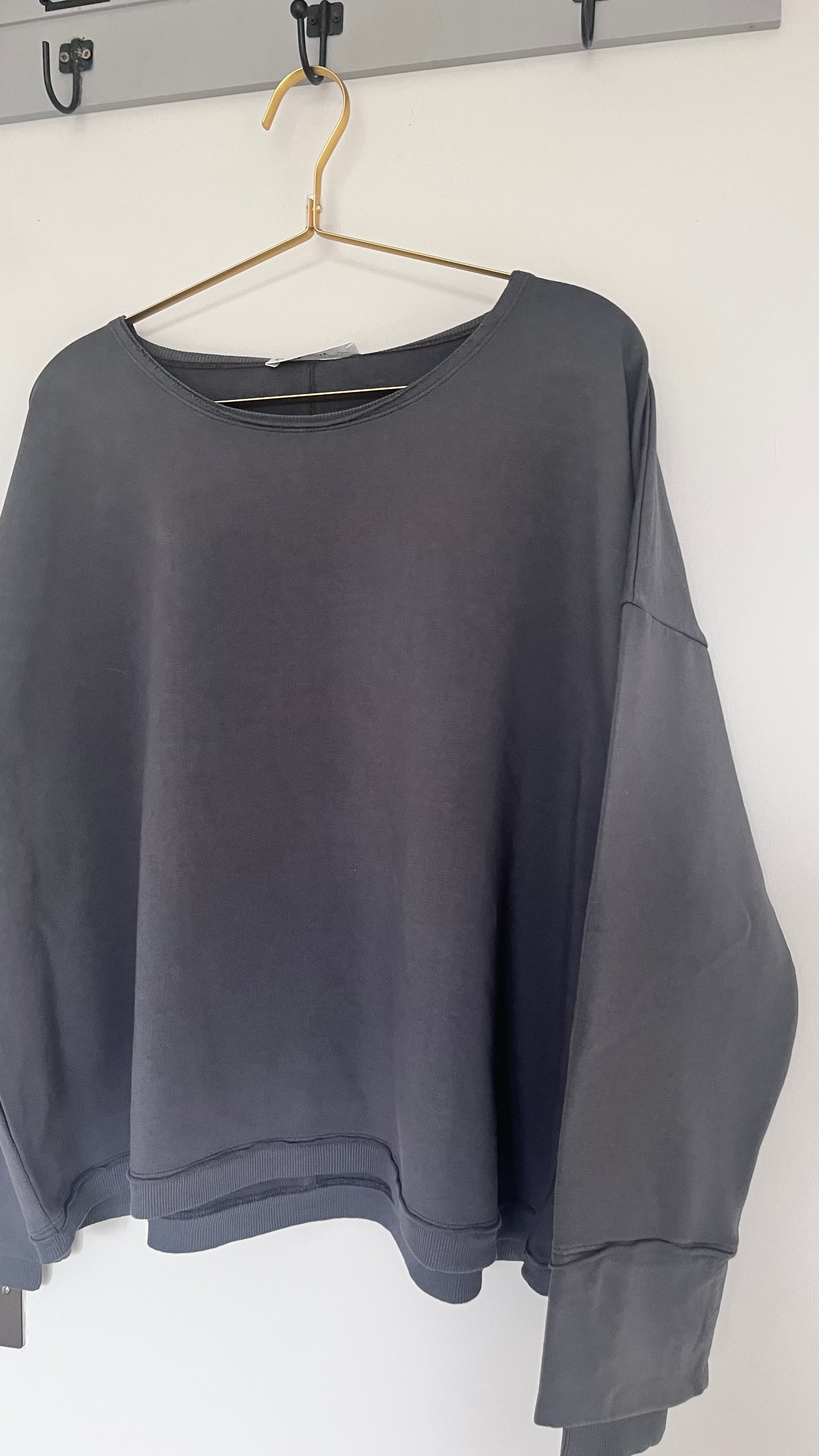 Kristensen du Nord Sweatshirt in Graphite - SKULPT Dublin