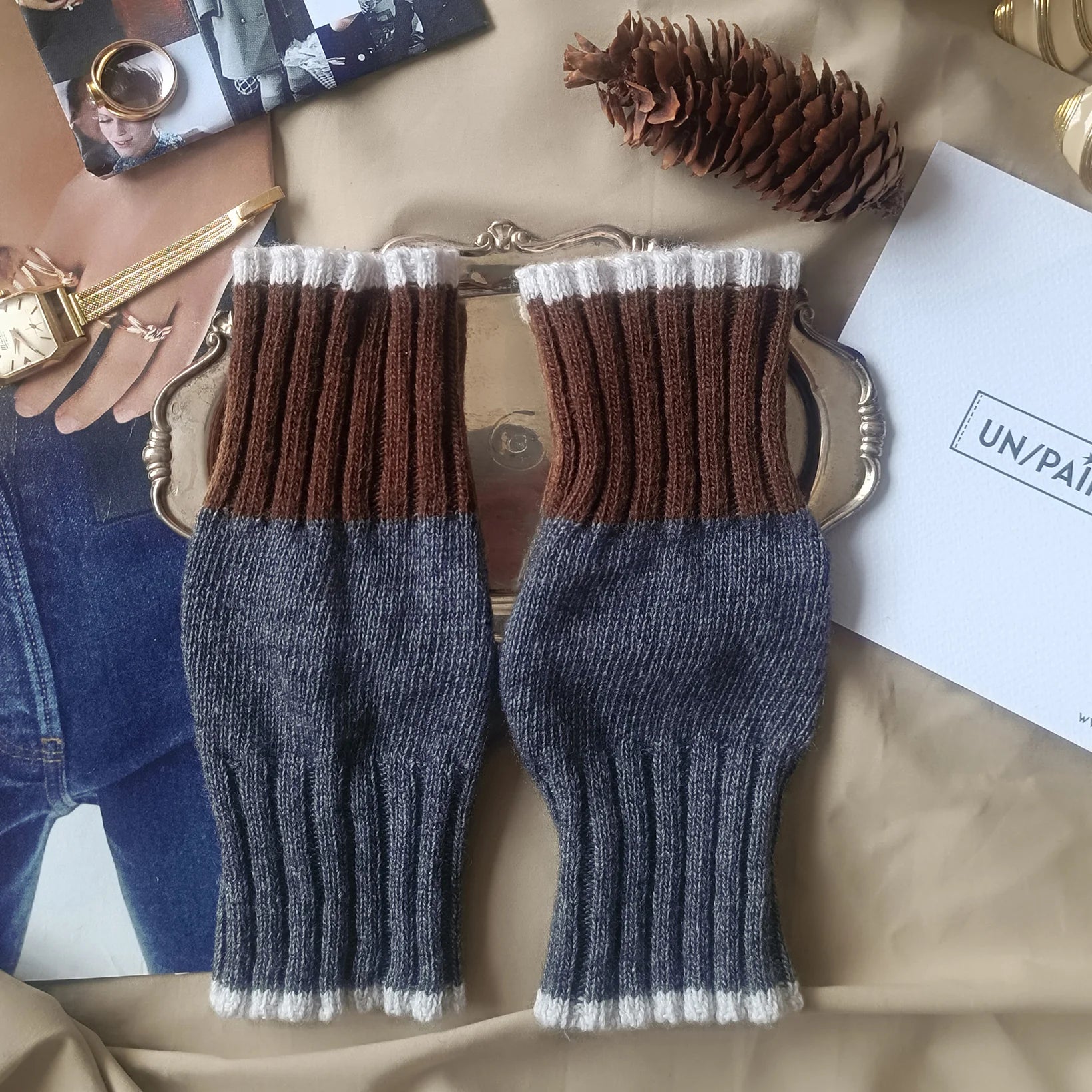 Unpair Sleeve in Grey Brown White