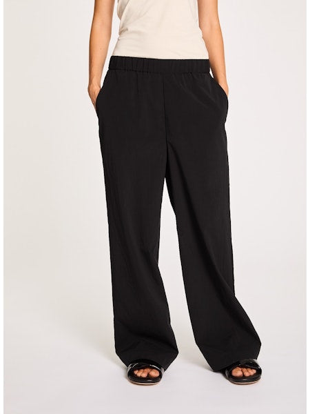 Lis Lareida Athleisure Straight Leg Molly Pants in Black - SKULPT Dublin