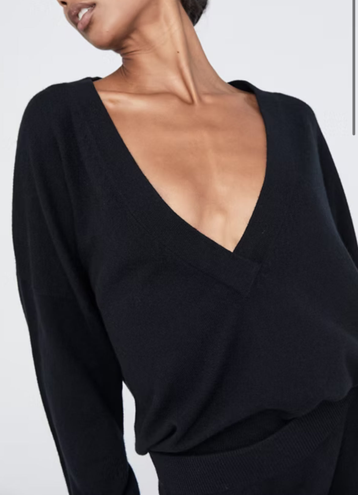 Liya B'x Cashmere V Neck Jumper in Navy - SKULPT Dublin