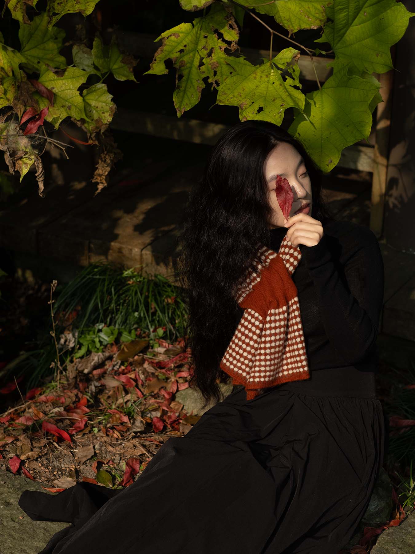 Oats & Rice Keyhole Scarf in Red