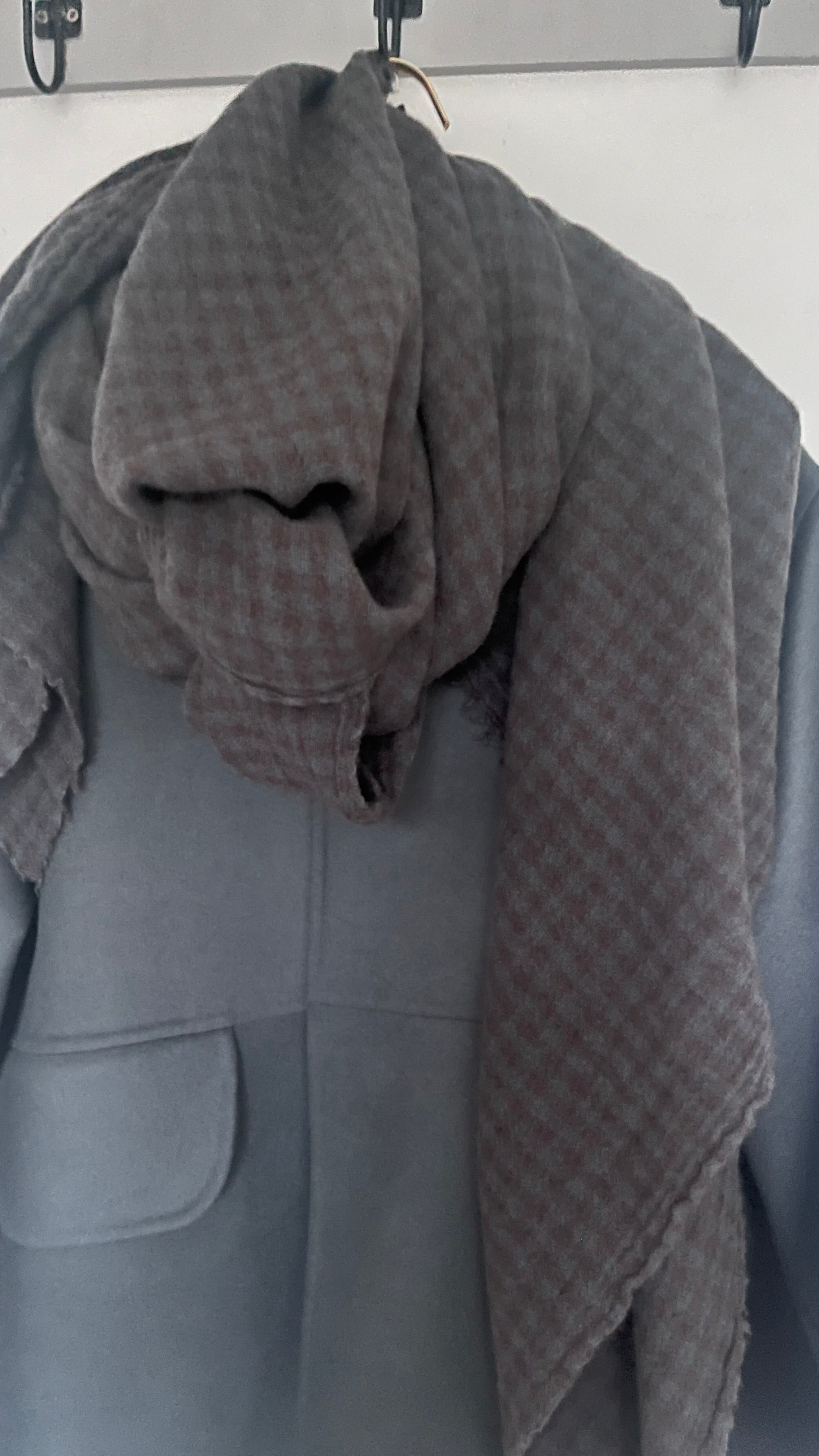 ApuntoB Large Cashmere Scarf in Coffee and Navy - SKULPT Dublin