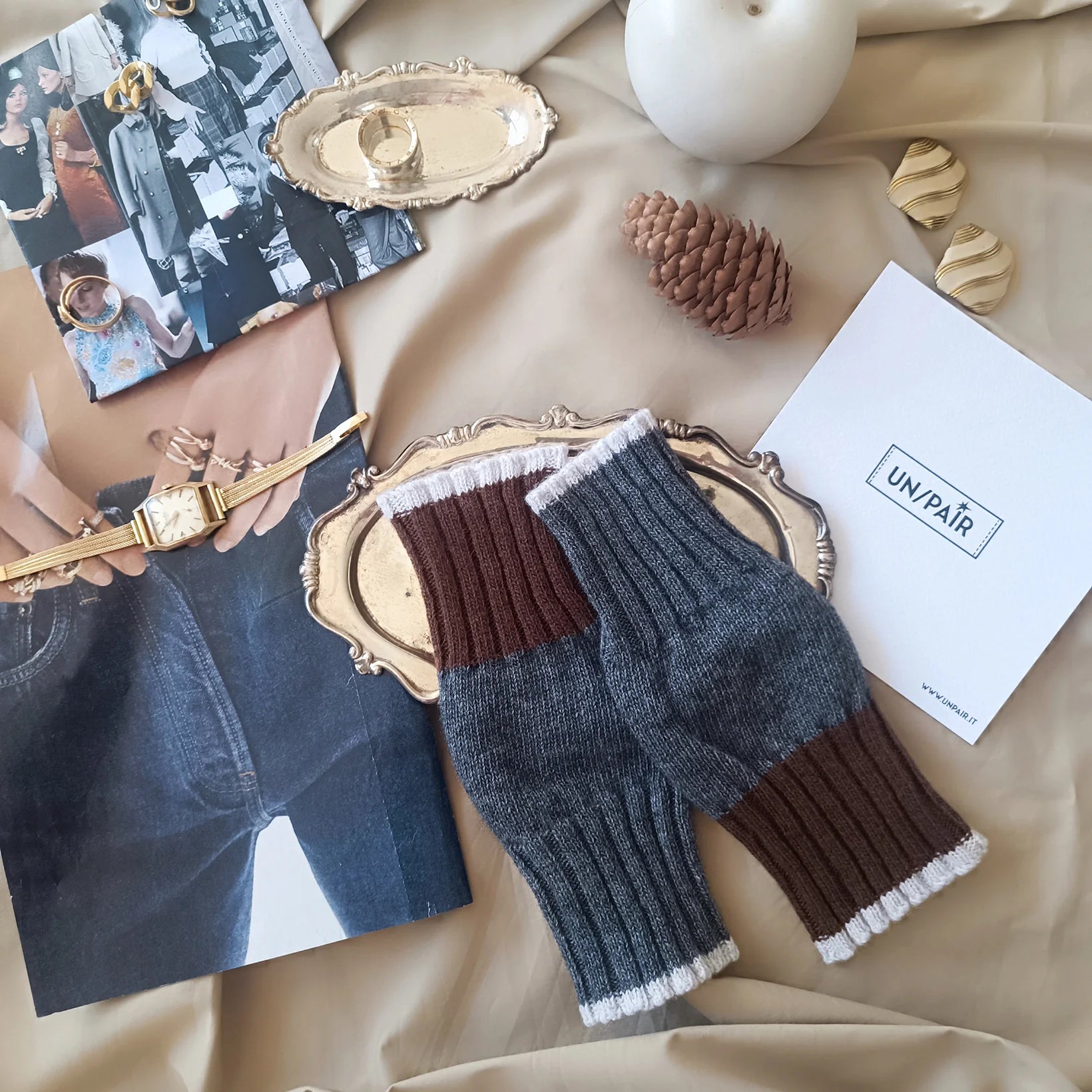 Unpair Sleeve in Grey Brown White