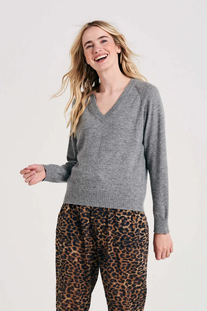 Jumper1234 Cashmere Raglan Vee Jumper in Grey - SKULPT Dublin
