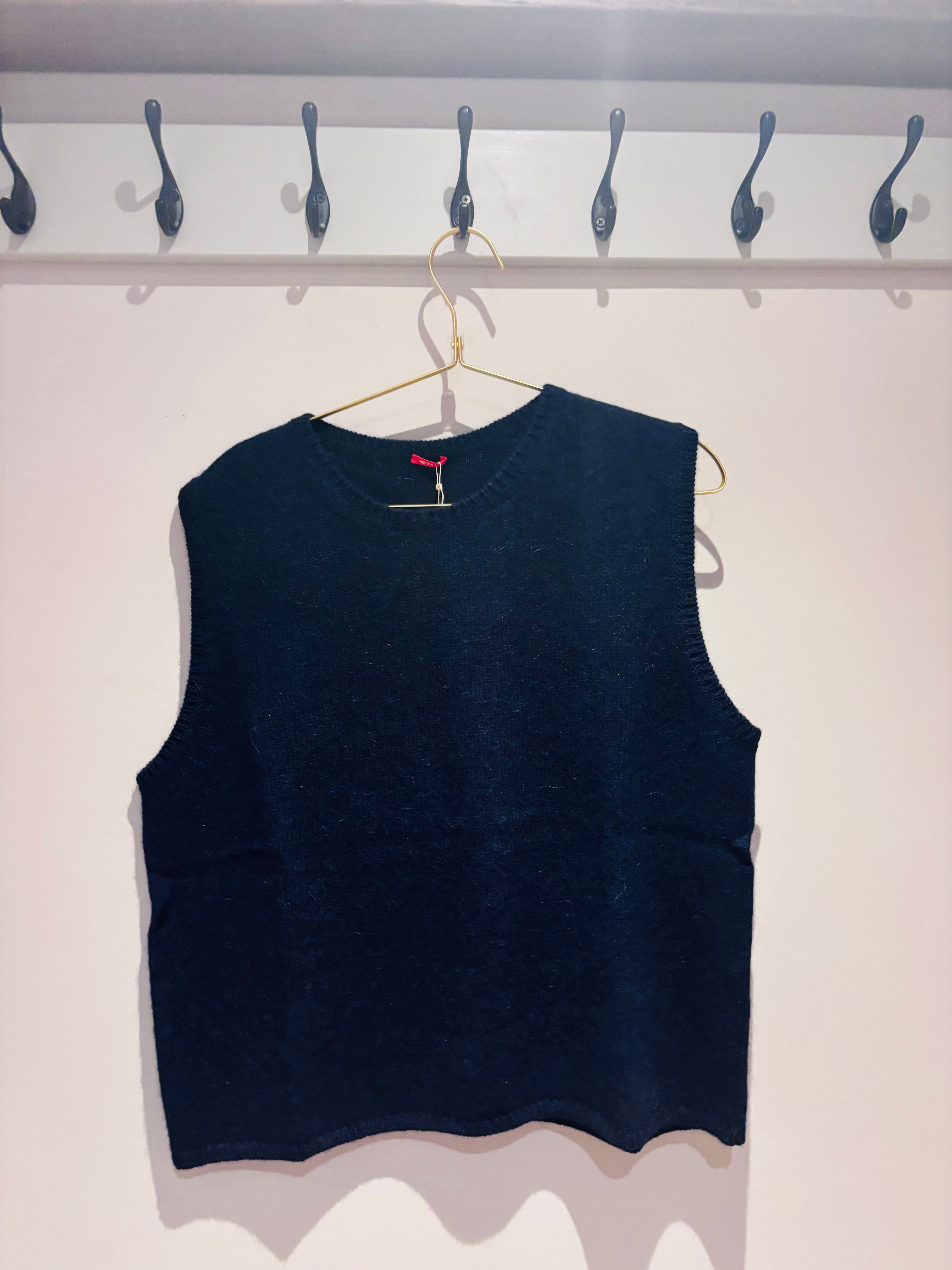 ApuntoB Sleeveless Knit in Navy - SKULPT Dublin
