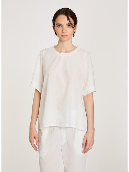 Lis Lareida Athleisure Short Sleeve Tee in White - SKULPT Dublin