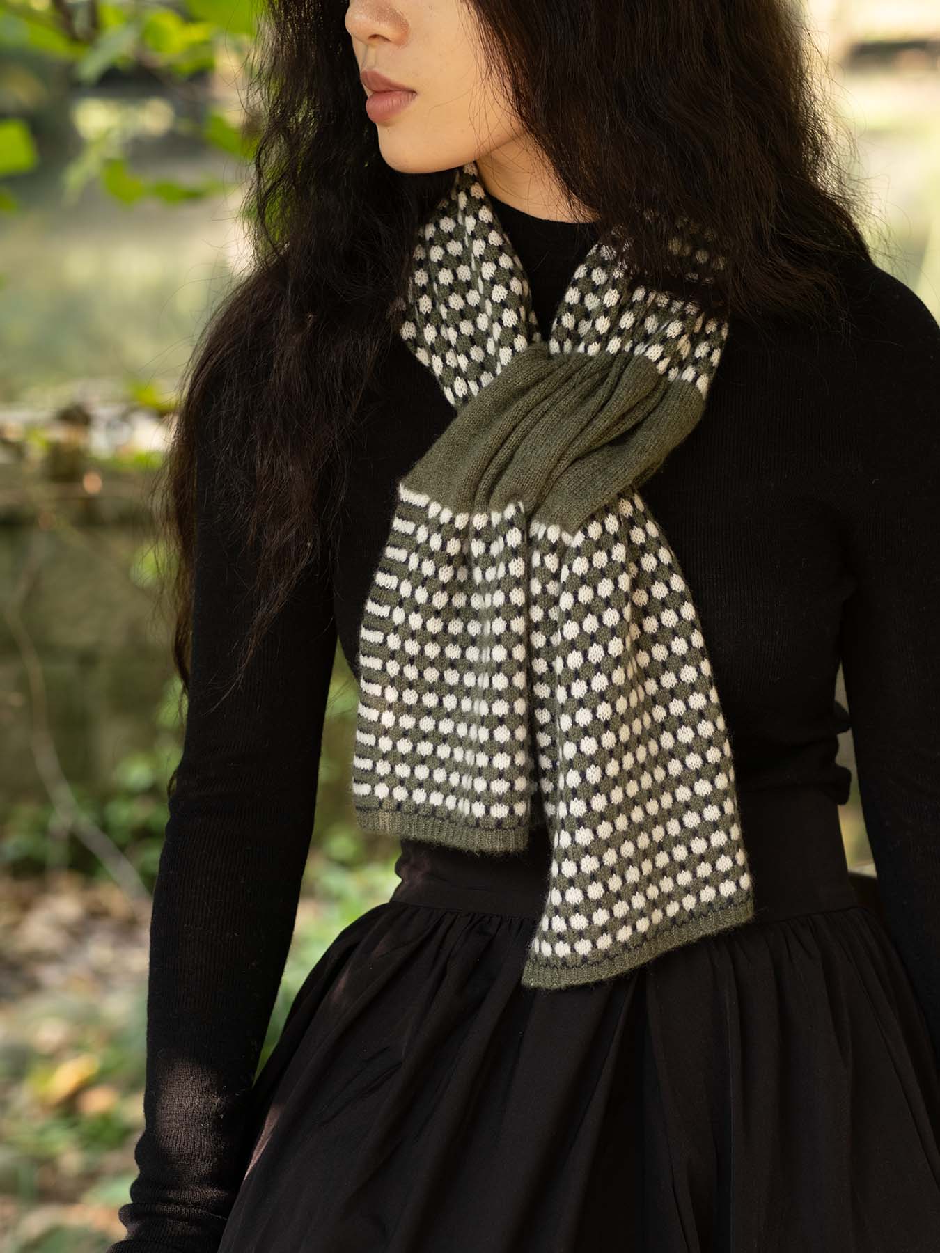 Oats & Rice Keyhole Scarf in Green