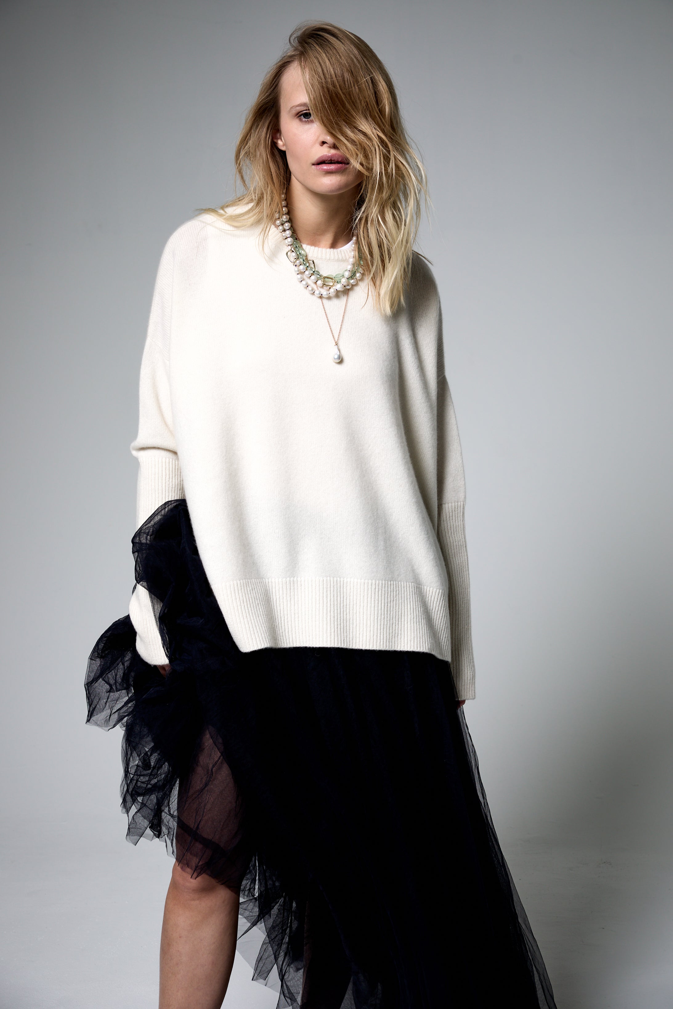 Liya B'x Cashmere Jumper in Winter White