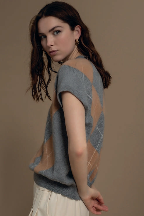 Solo Cashmere Argyle Sleeveless Jumper in Grey