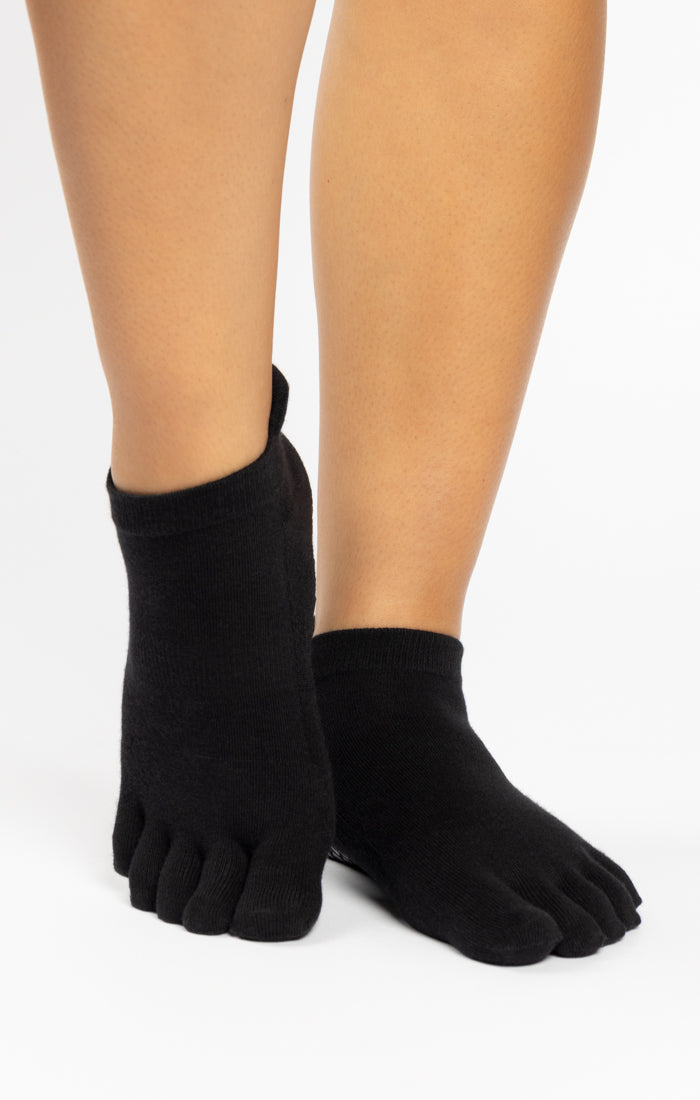 Pointe Studio Five Toe Grip Ankle Socks - SKULPT Dublin