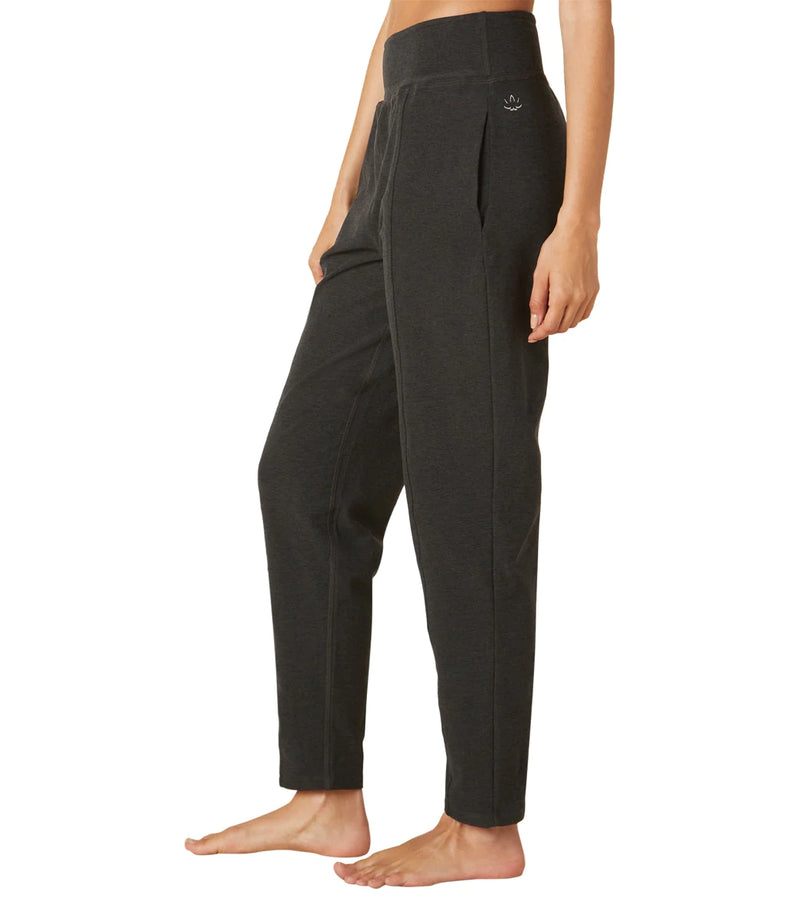 Beyond Yoga Everyday Pants in Darkest Night SKULPT