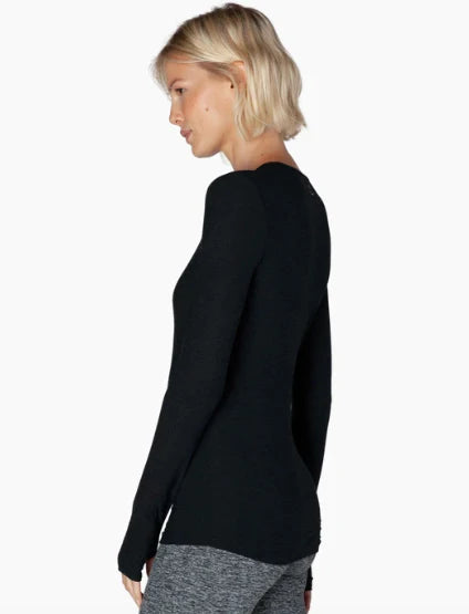 Beyond Yoga Classic Long Sleeve Top in Darkest Night - SKULPT Dublin