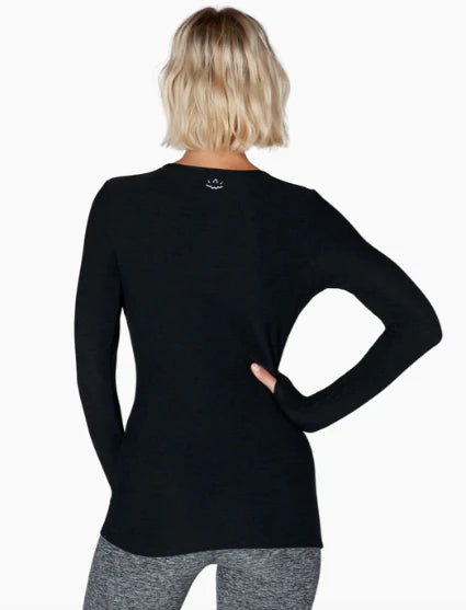 Beyond Yoga Classic Long Sleeve Top in Darkest Night - SKULPT Dublin